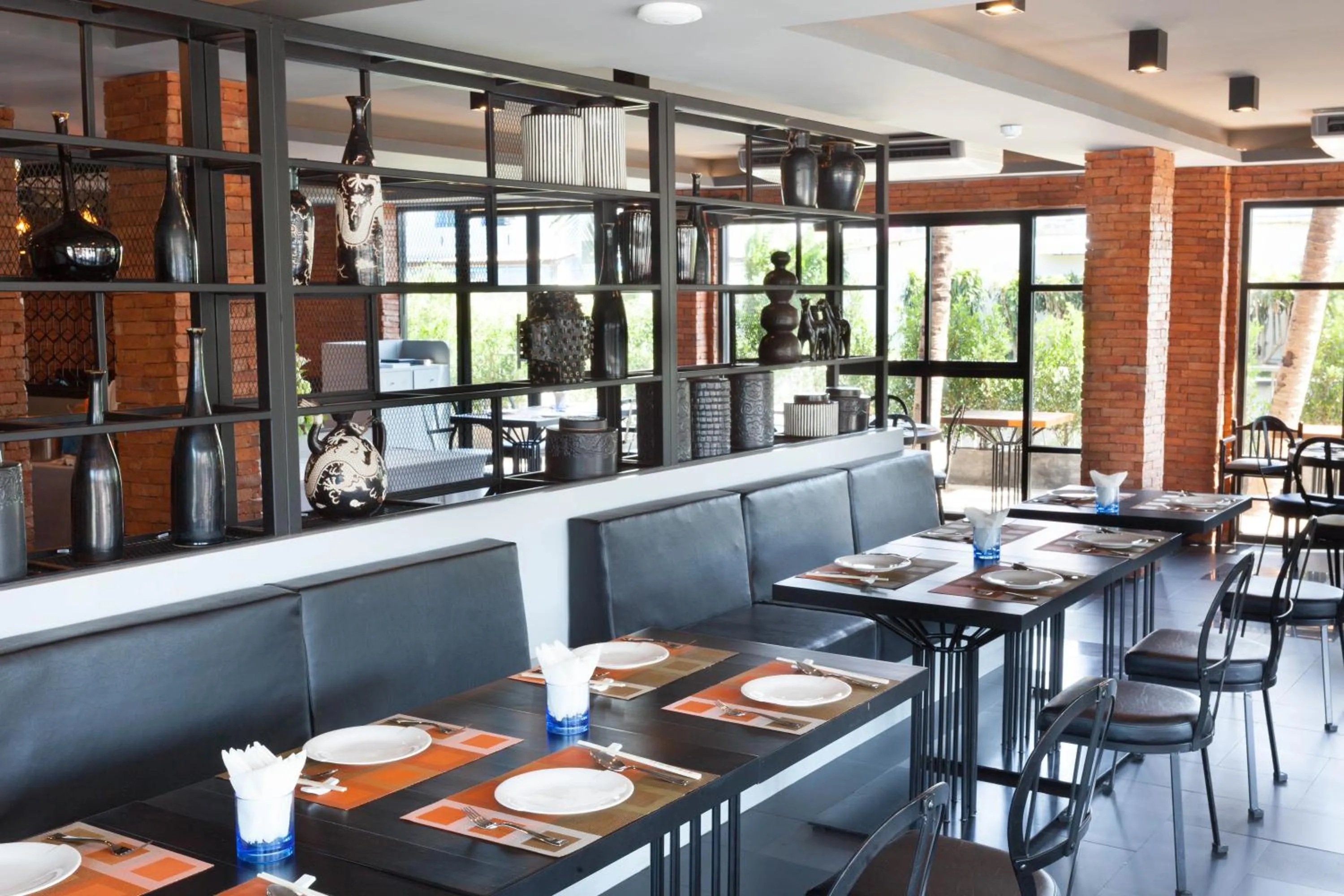 Restaurant/places to eat in Mazi Design Hotel by Kalima