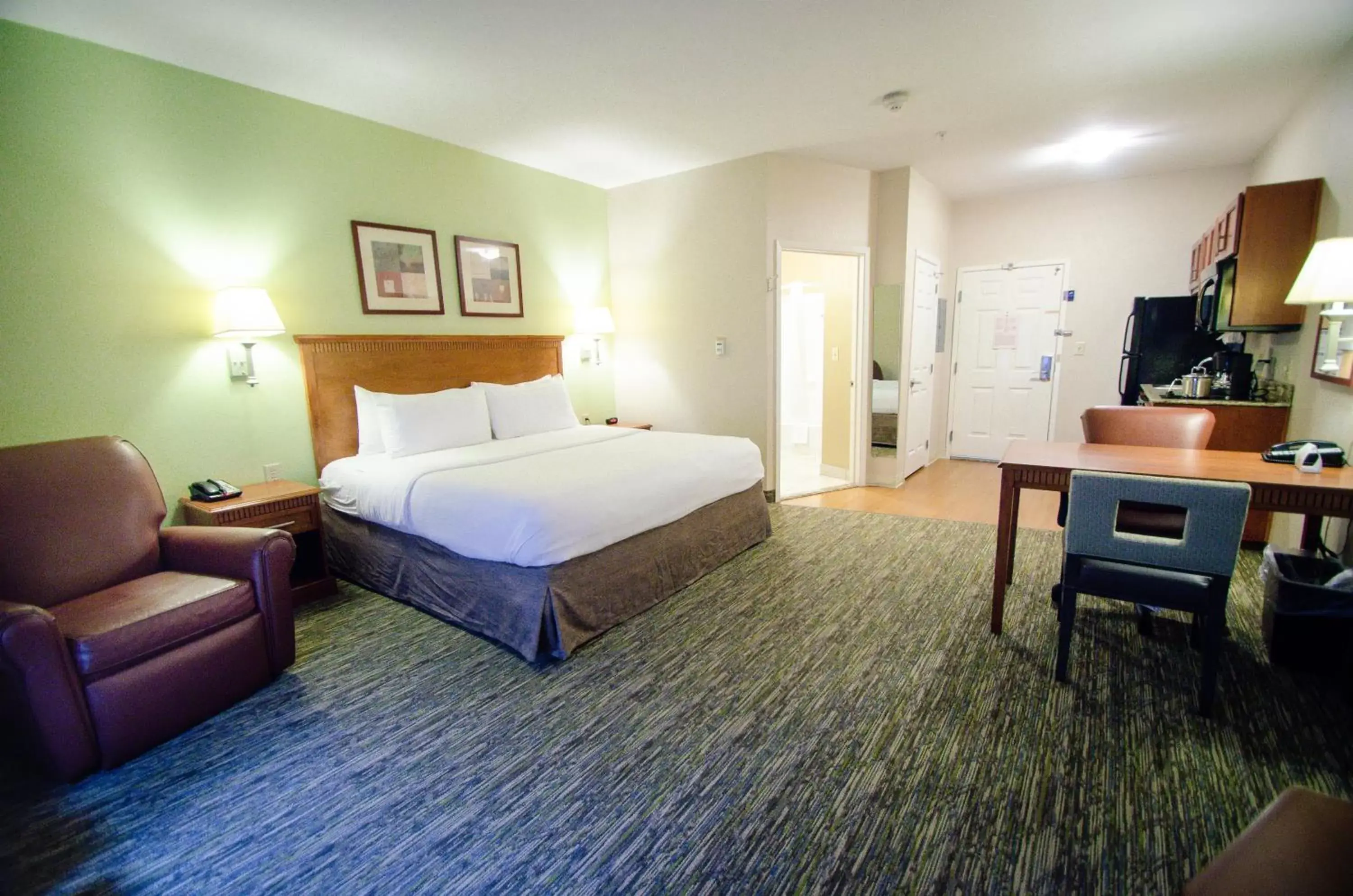 Photo of the whole room in Candlewood Suites Temple, an IHG Hotel