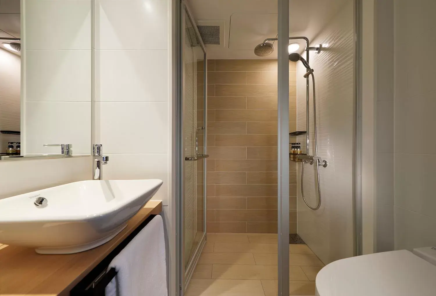 Shower, Bathroom in LAMP LIGHT BOOKS HOTEL nagoya