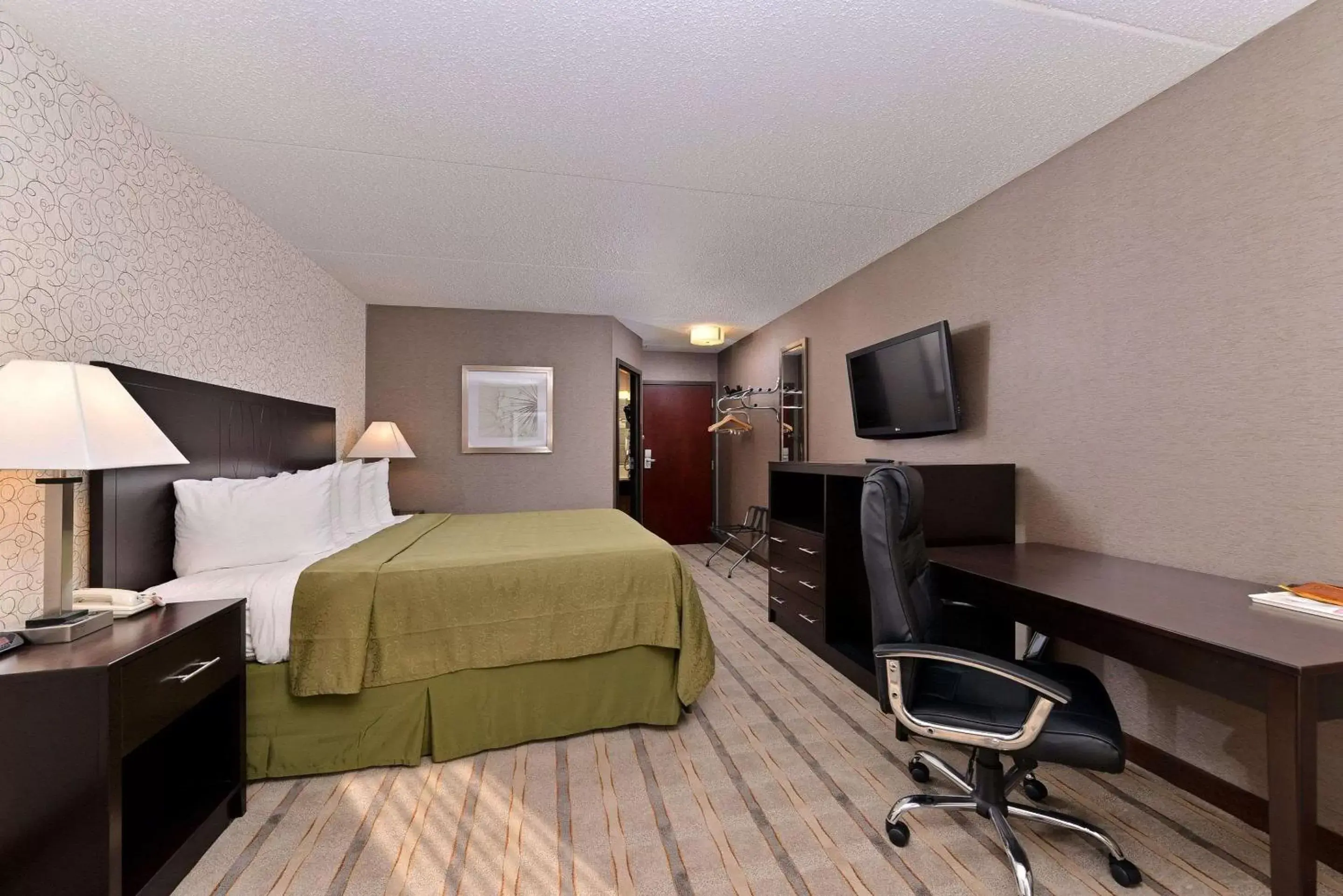 Photo of the whole room in Quality Inn & Suites Matteson near I-57