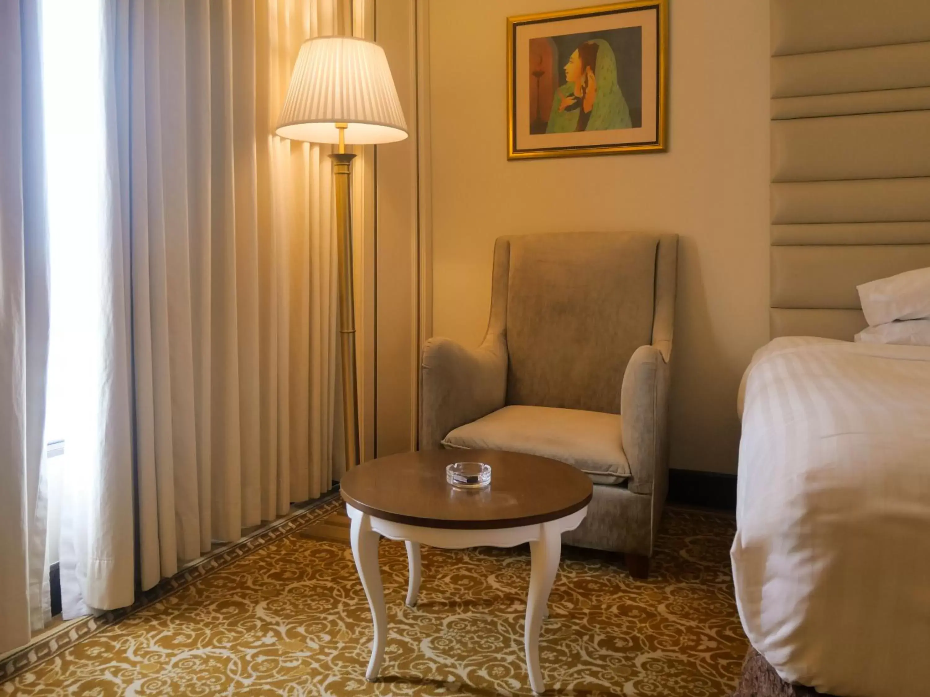 Bedroom, Seating Area in Karachi Marriott Hotel