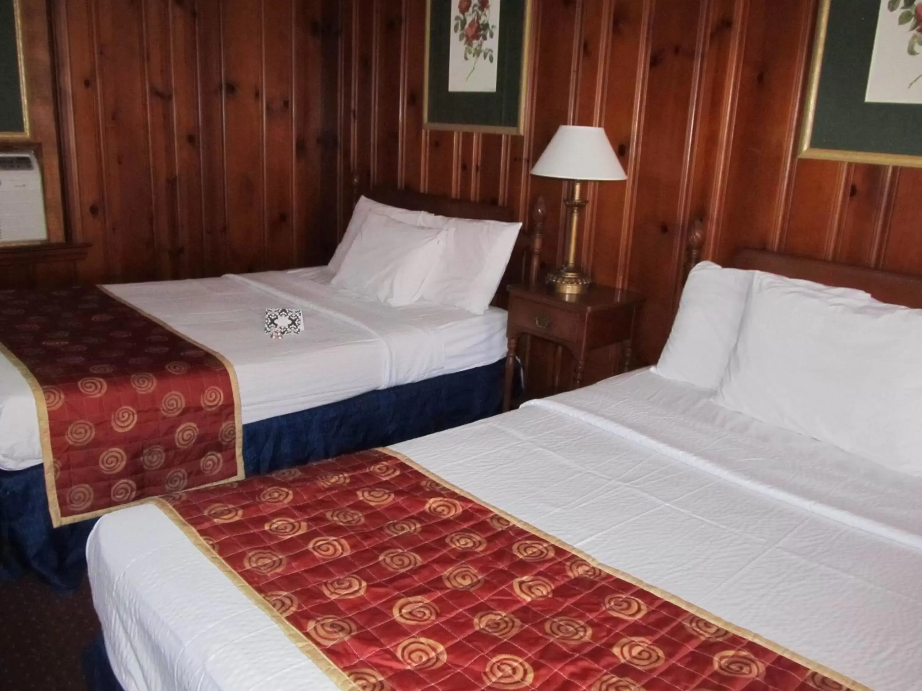 Bed in Hancock Motel