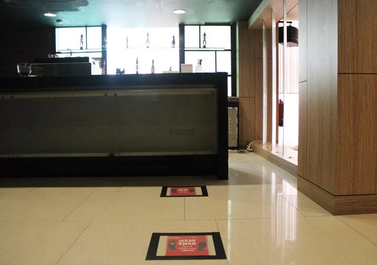 Restaurant/places to eat, Lobby/Reception in Swiss-Belhotel Manokwari