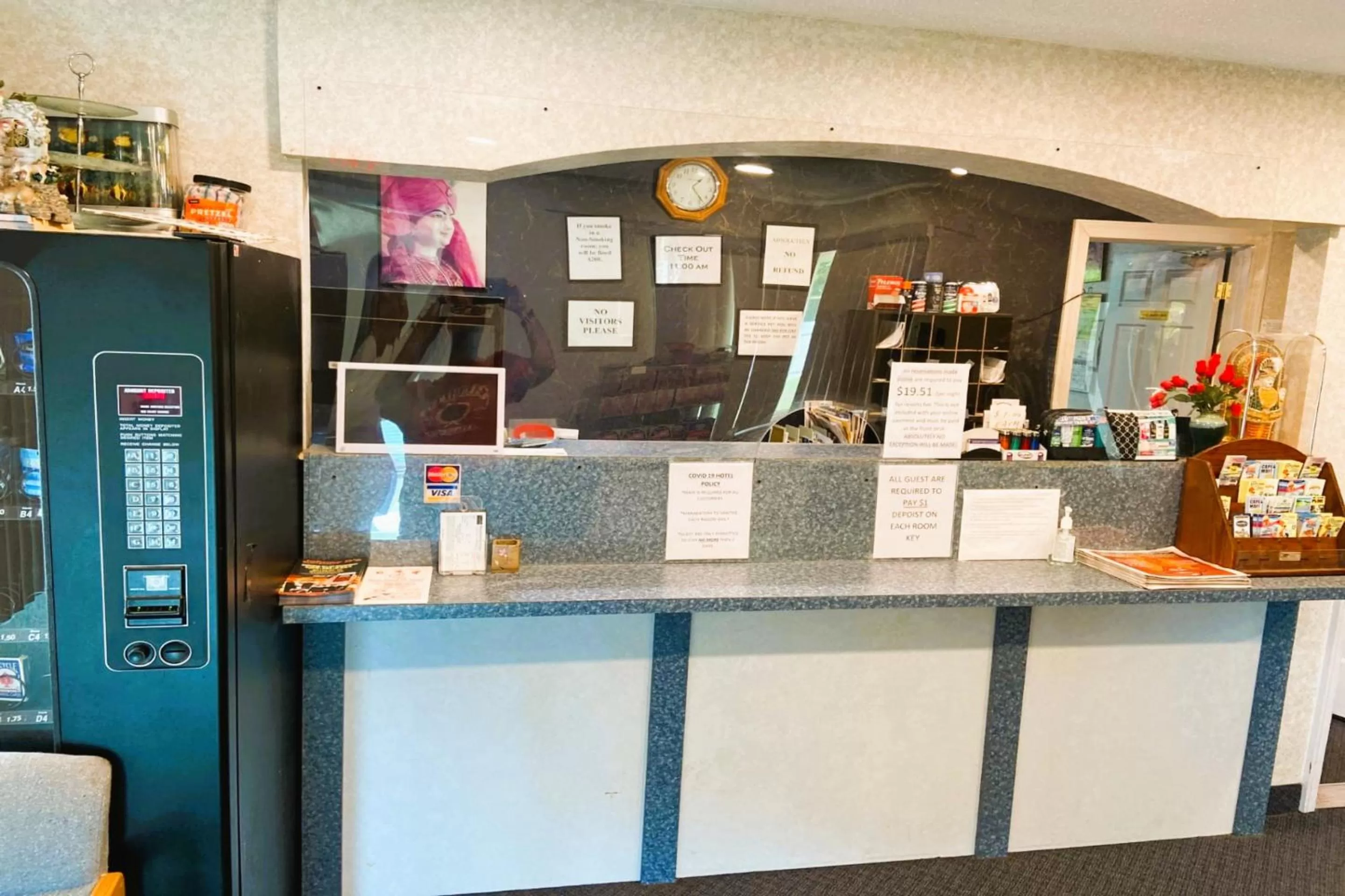 Lobby or reception in Studio Inn and Suites