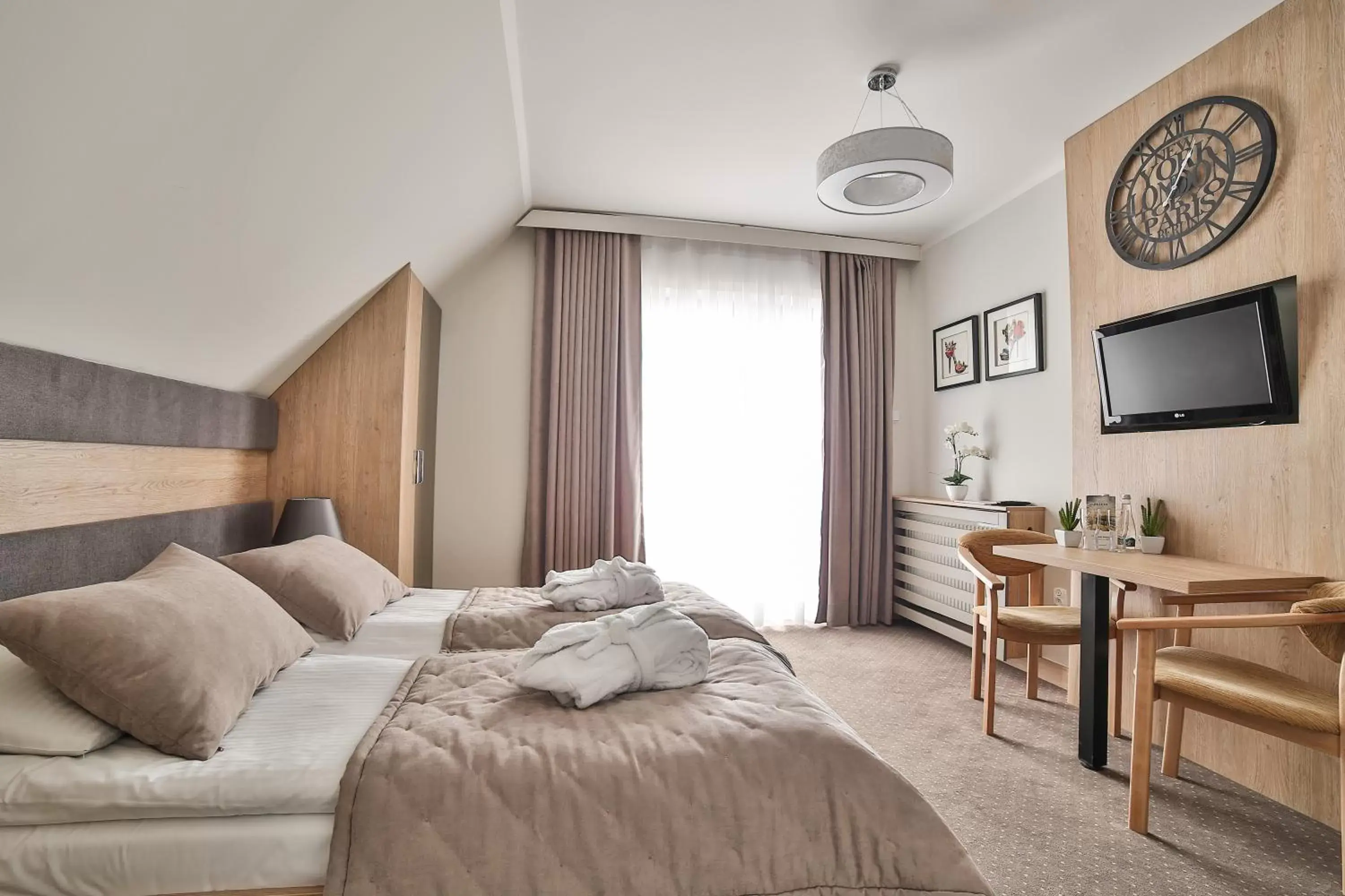 Standard Double Room with Balcony in Kompleks Beskid Standard Double Room with Balcony in Kompleks Beskid