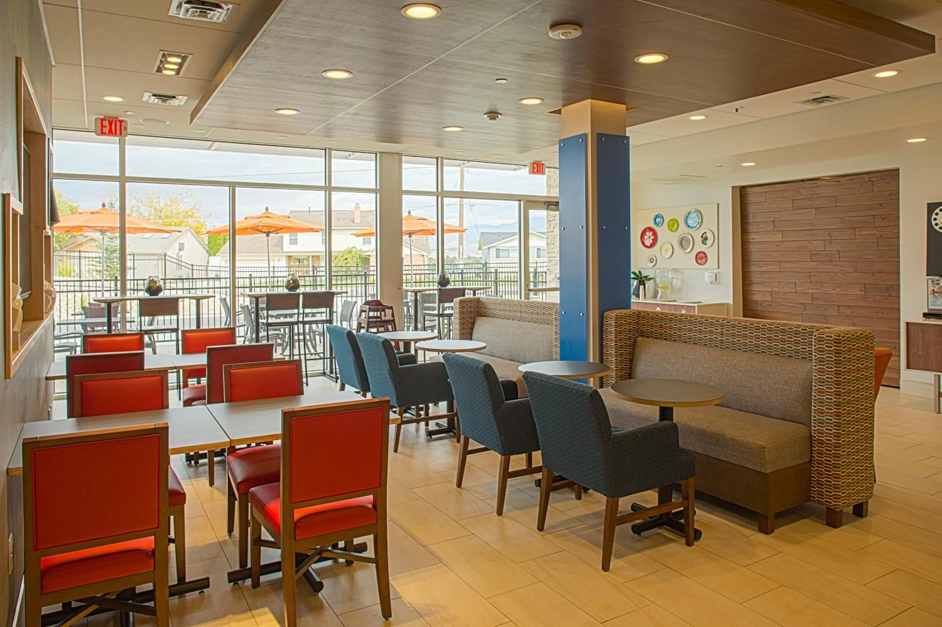 Breakfast in Holiday Inn Express & Suites Boise Airport by IHG