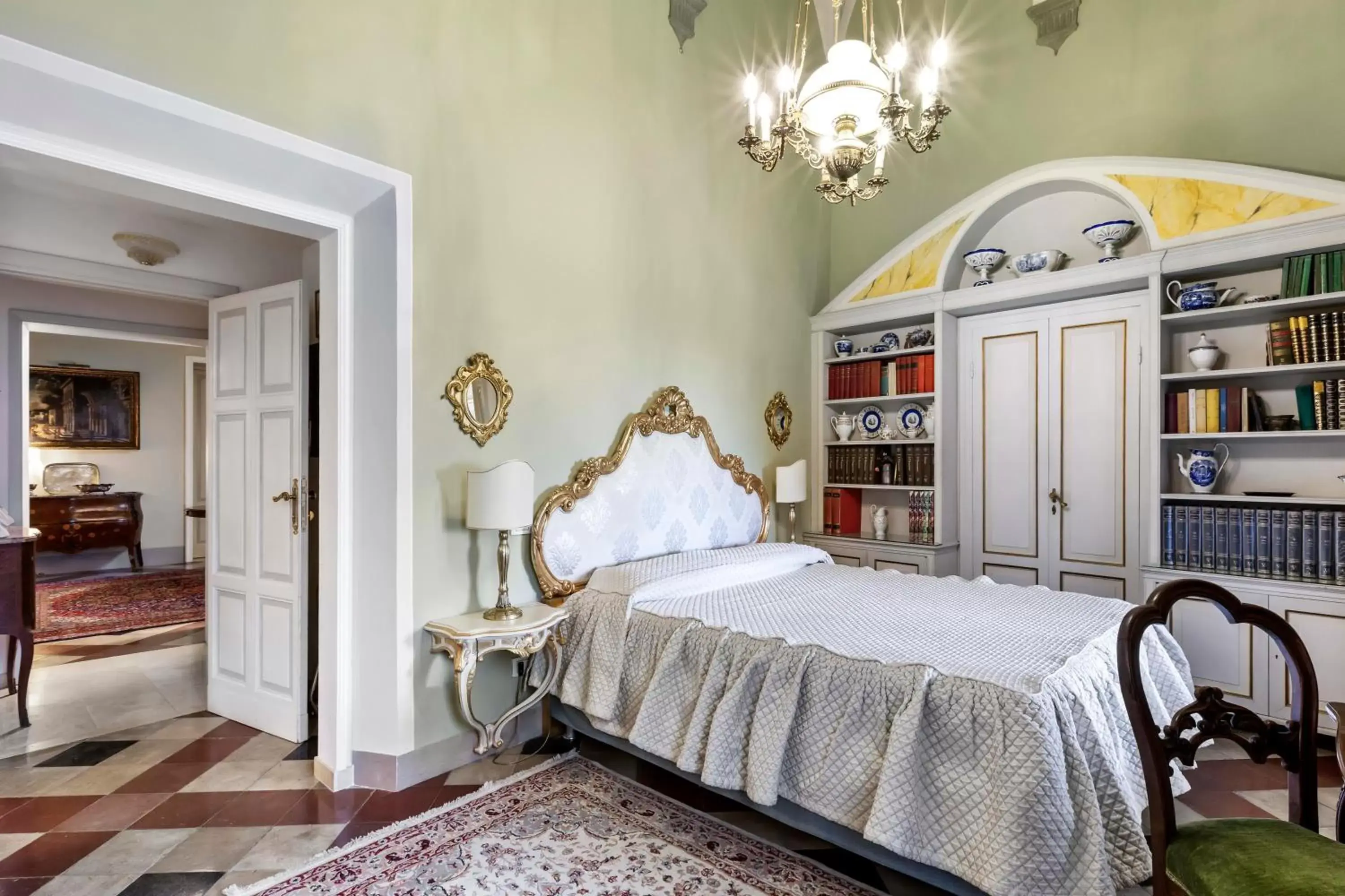 Photo of the whole room, Bed in Residenza d'Epoca Palazzo Borghesi