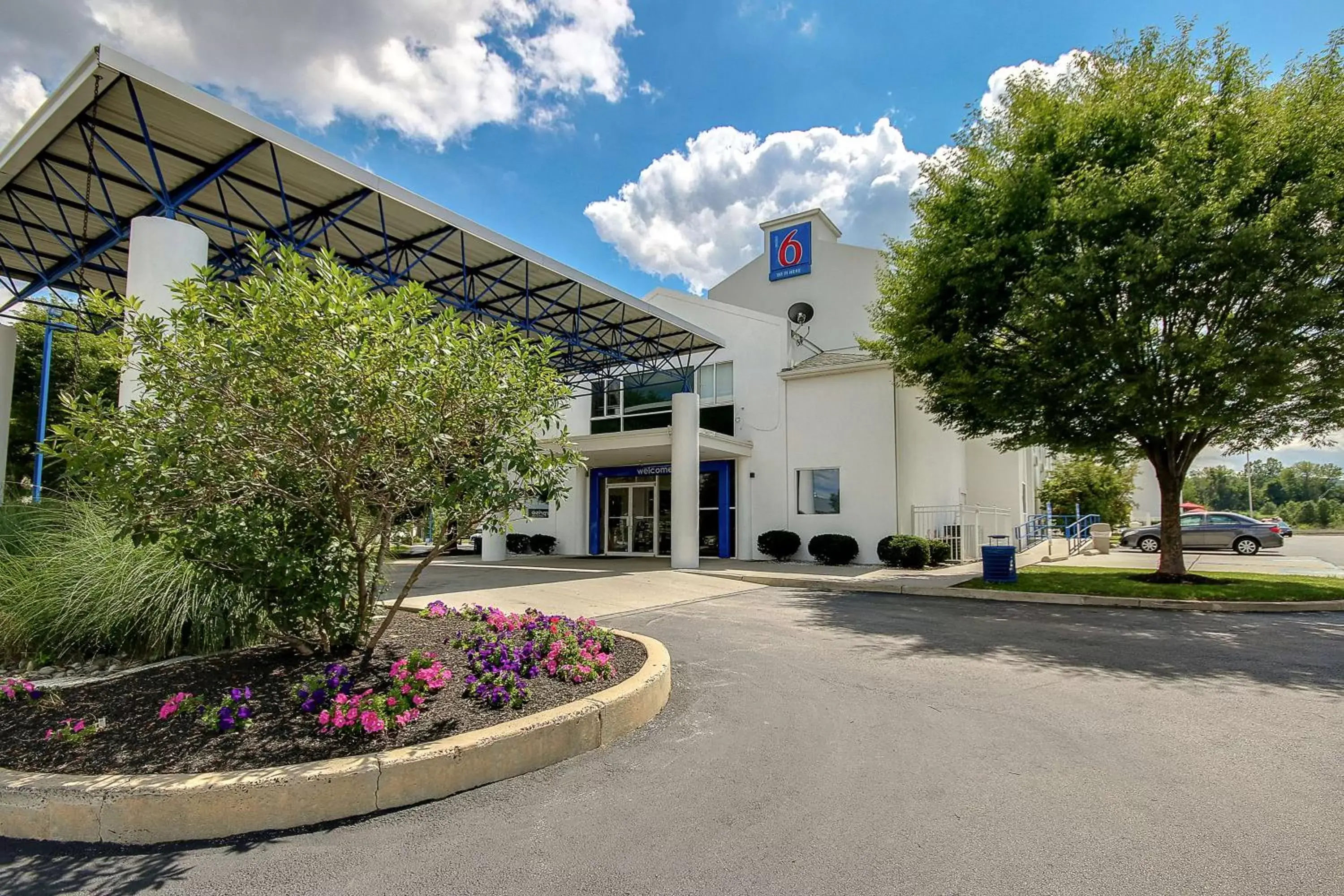 Property building, Patio/Outdoor Area in Motel 6-King Of Prussia, PA - Philadelphia