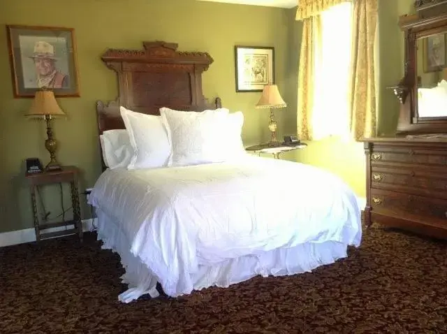 Bed in National Hotel Jackson