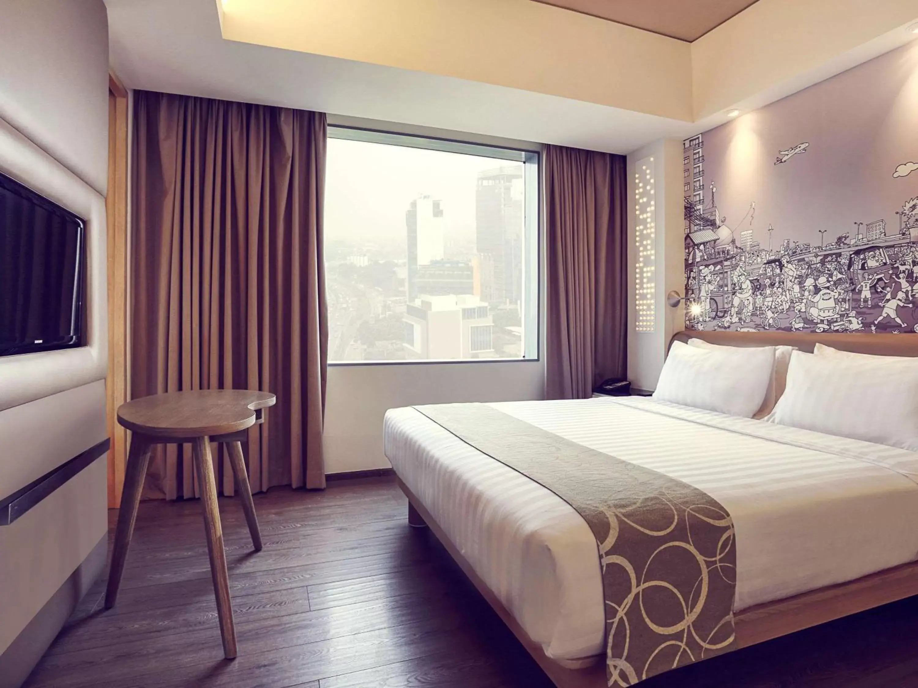 Photo of the whole room, Bed in Mercure Jakarta Simatupang