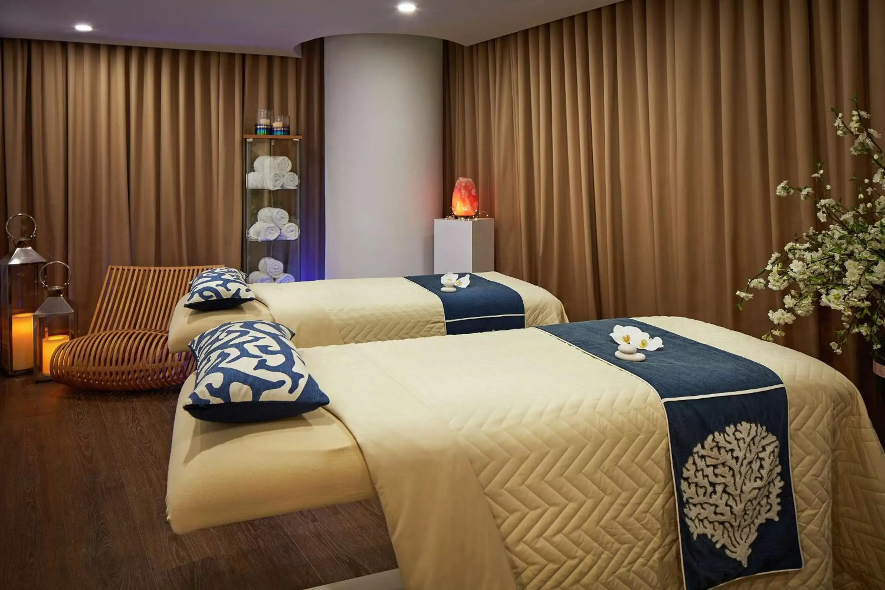 Spa and wellness centre/facilities, Bed in The Gabriel Miami Downtown, Curio Collection by Hilton