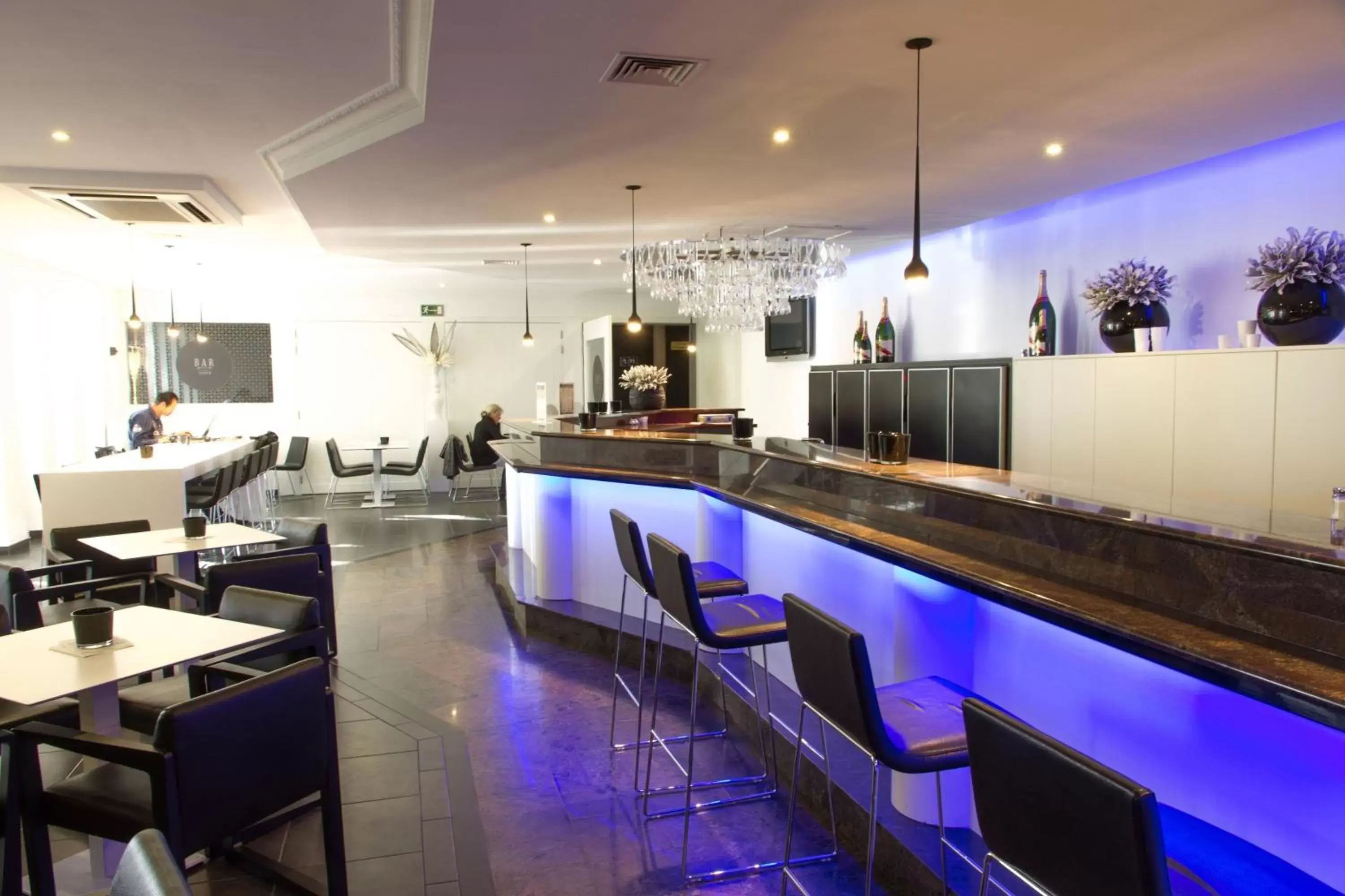 Lounge or bar, Restaurant/Places to Eat in Best Western Plus Aldhem Hotel