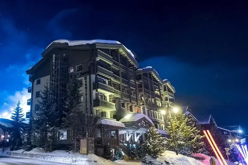 Property building, Winter in Hotel Tsanteleina