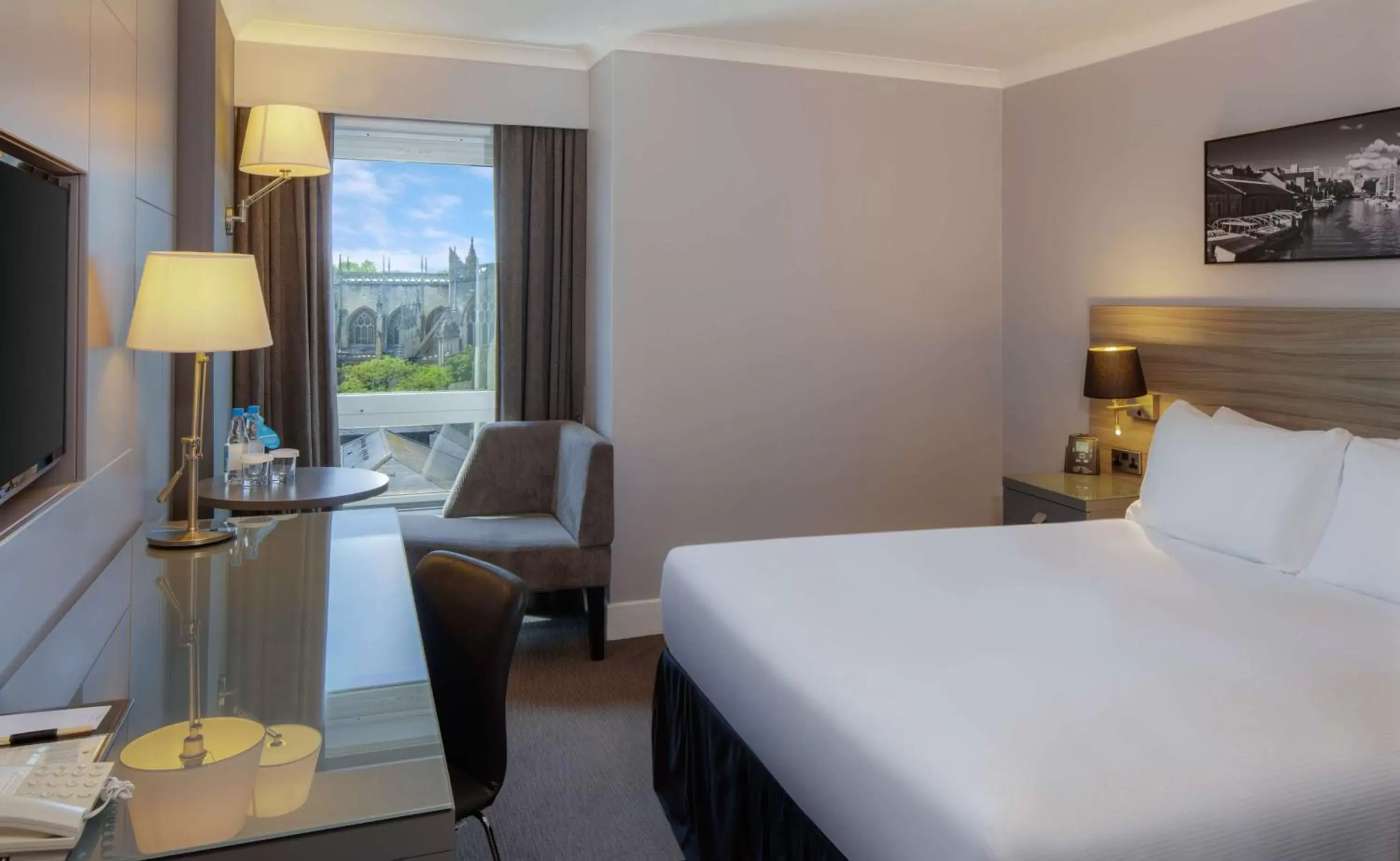 Bedroom, Bed in DoubleTree by Hilton Bristol City Centre Bedroom, Bed in DoubleTree by Hilton Bristol City Centre