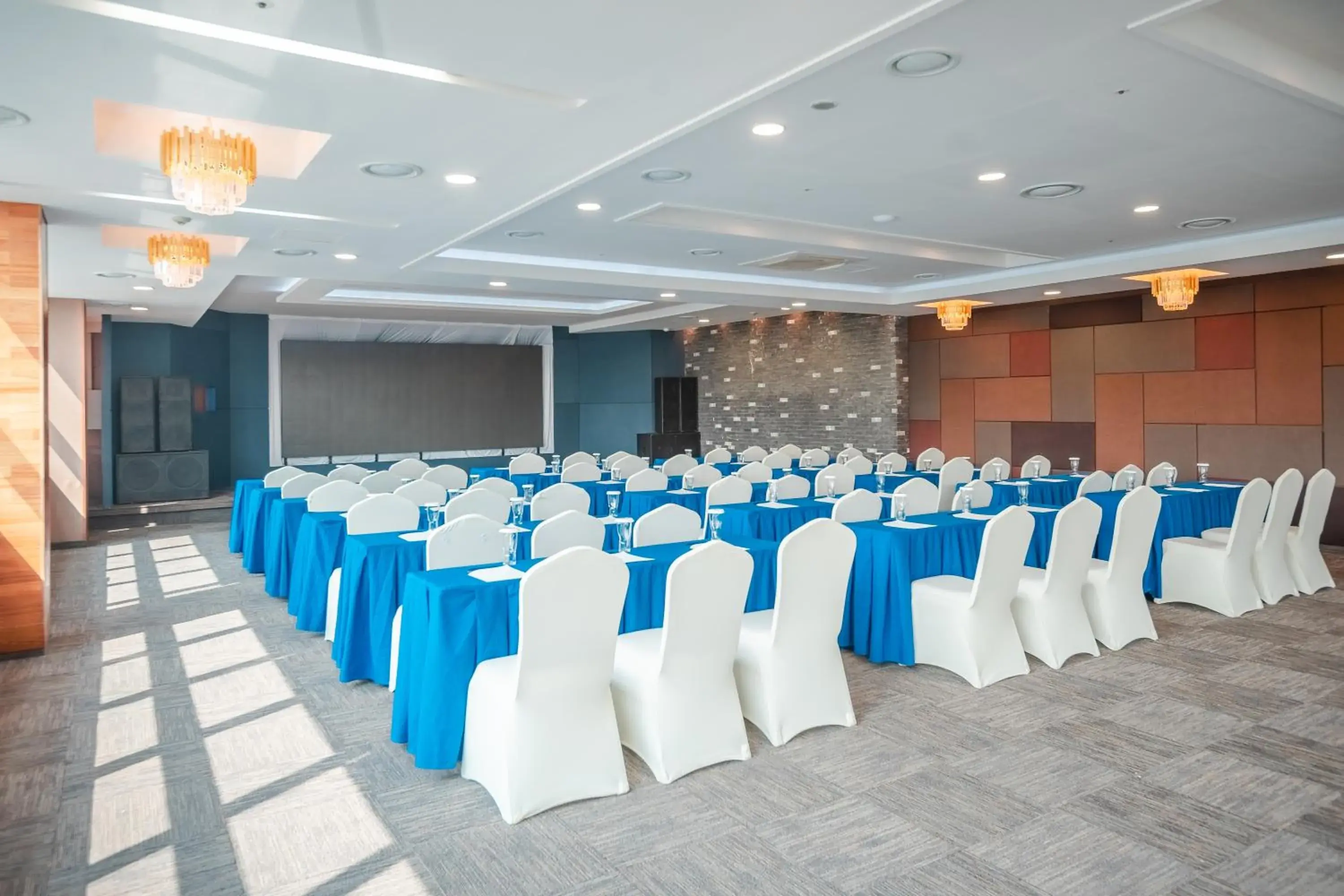 Business facilities in The Blue Sky Hotel and Tower