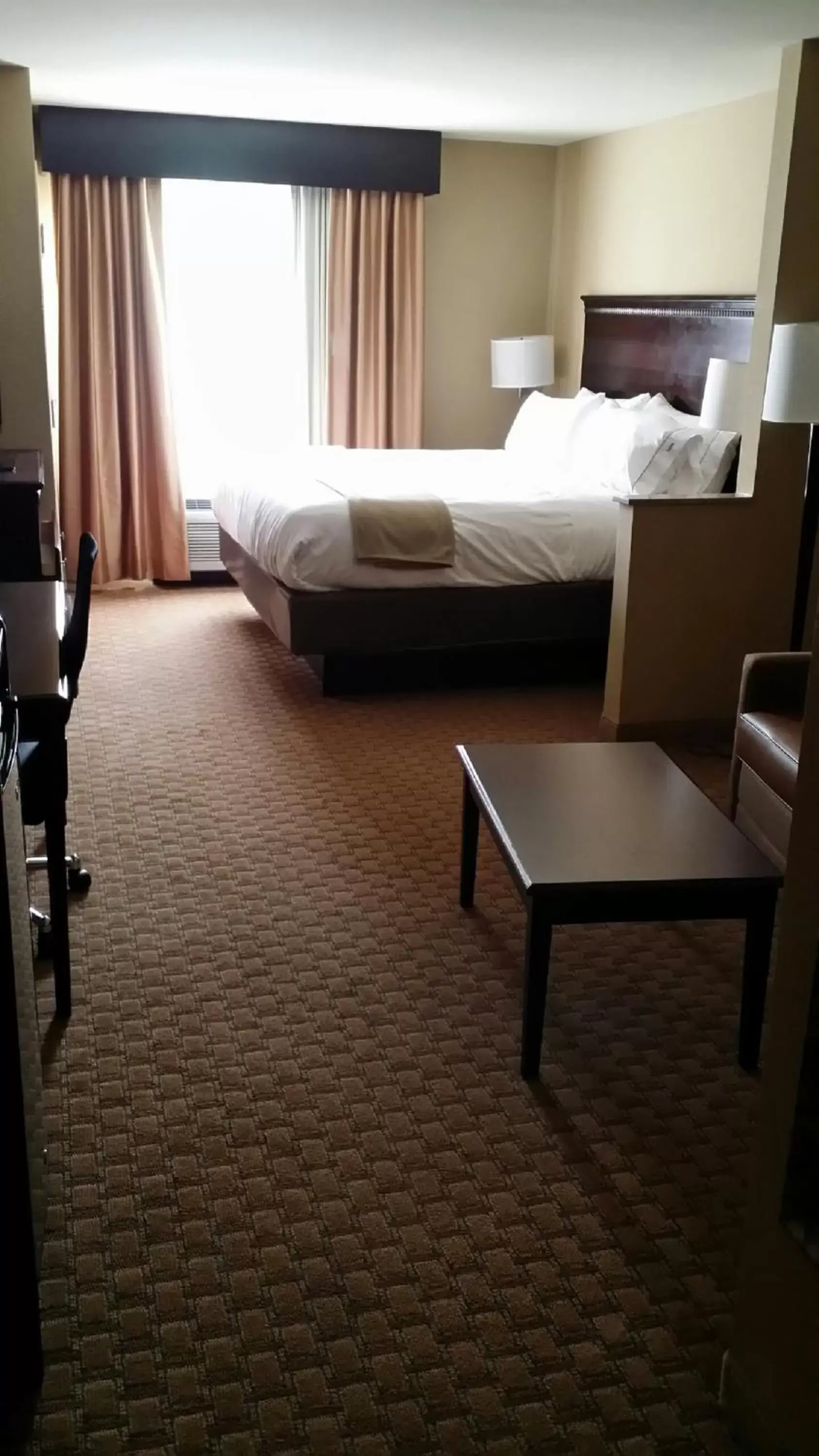 Photo of the whole room, Bed in Springdale Inn & Suites