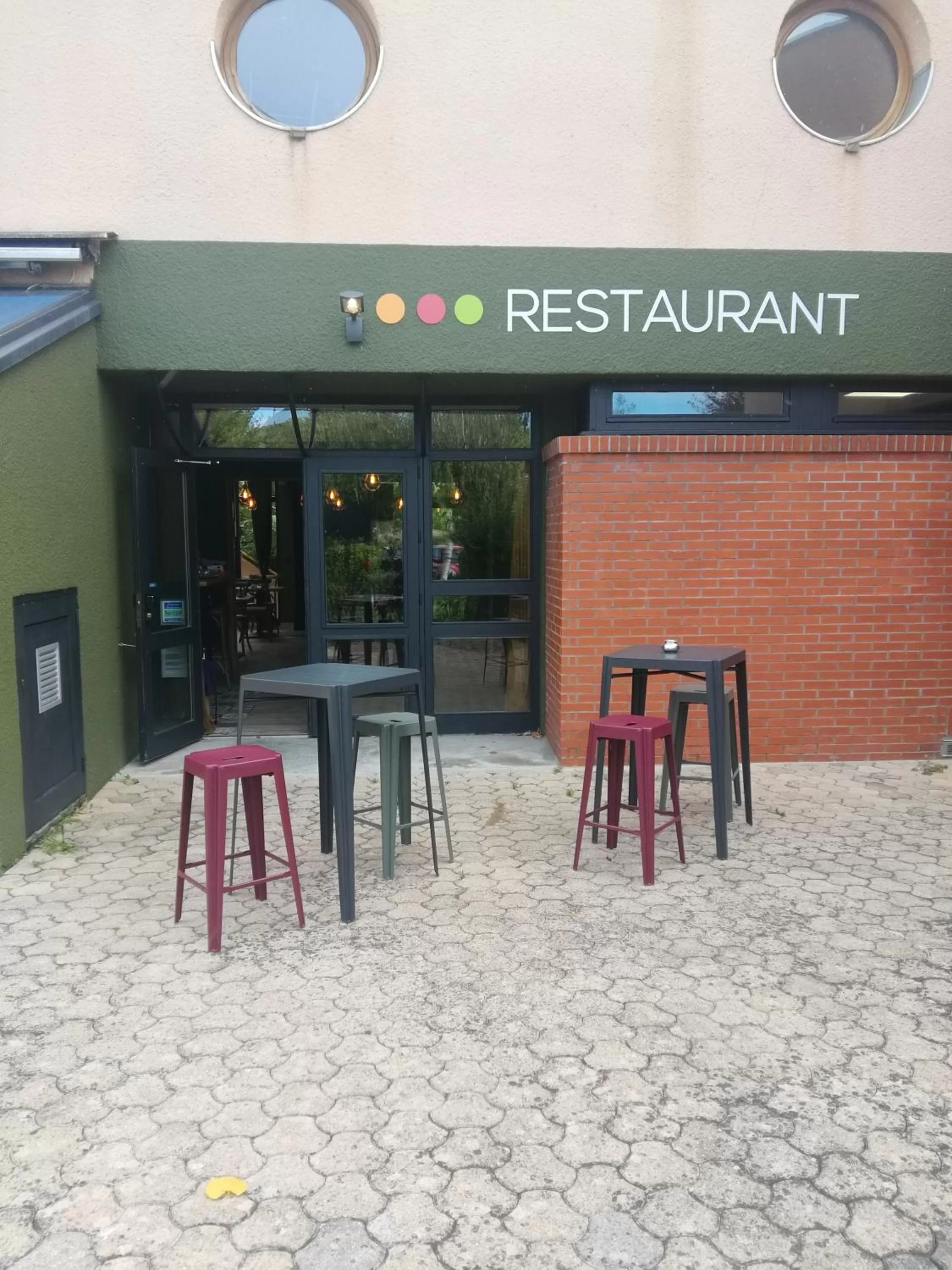 Patio in HOTEL RESTAURANT CIRIUS