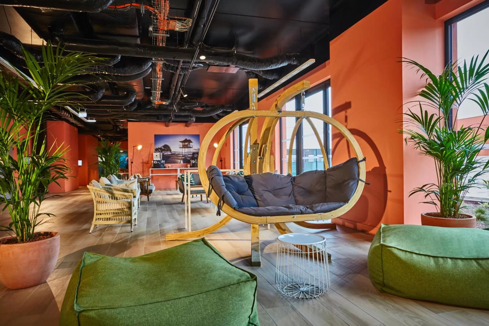 Nightclub / DJ in Mercure Paris Orly Airport