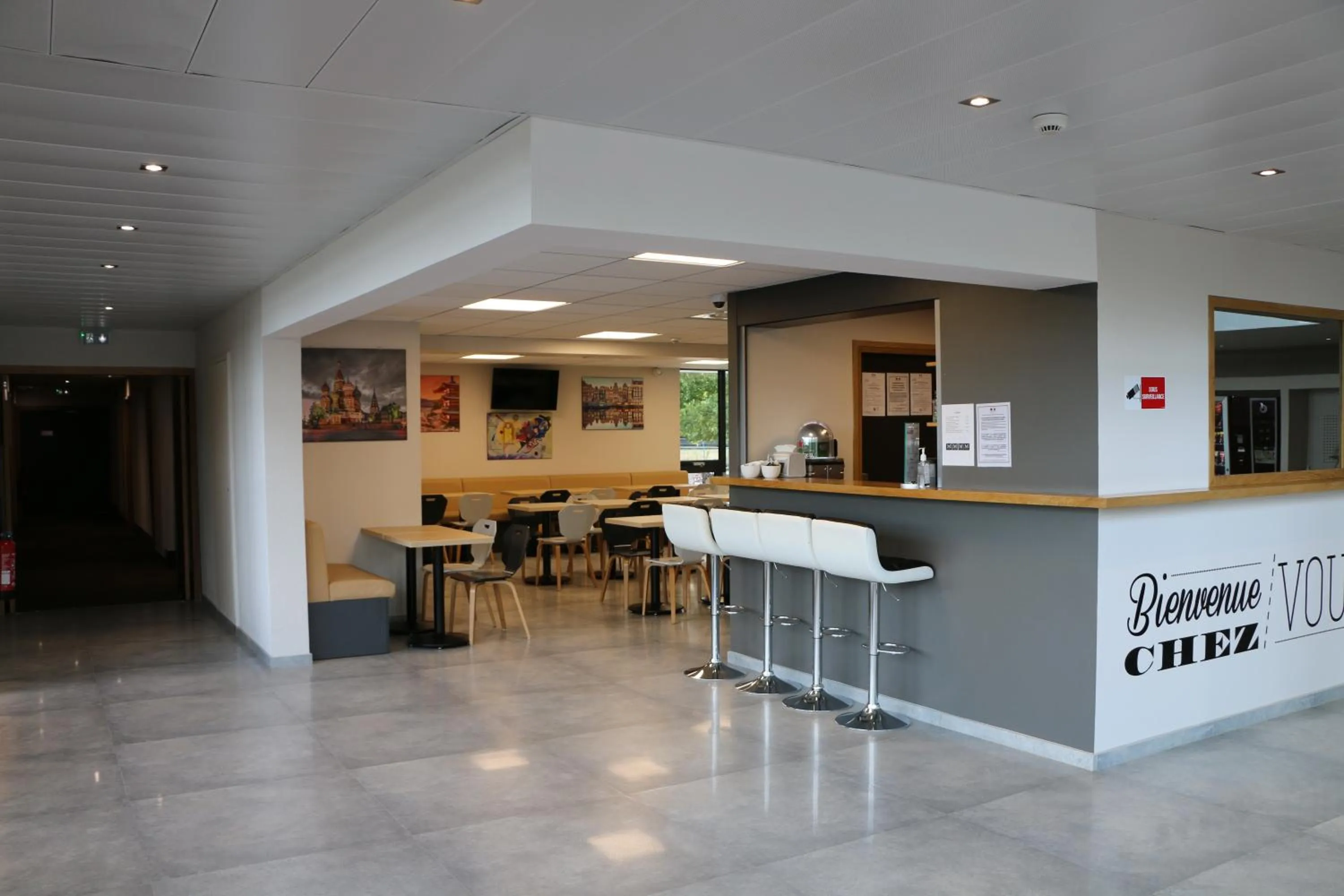 Lounge or bar in Campanile Metz Nord - Woippy- Porte du Luxembourg A31