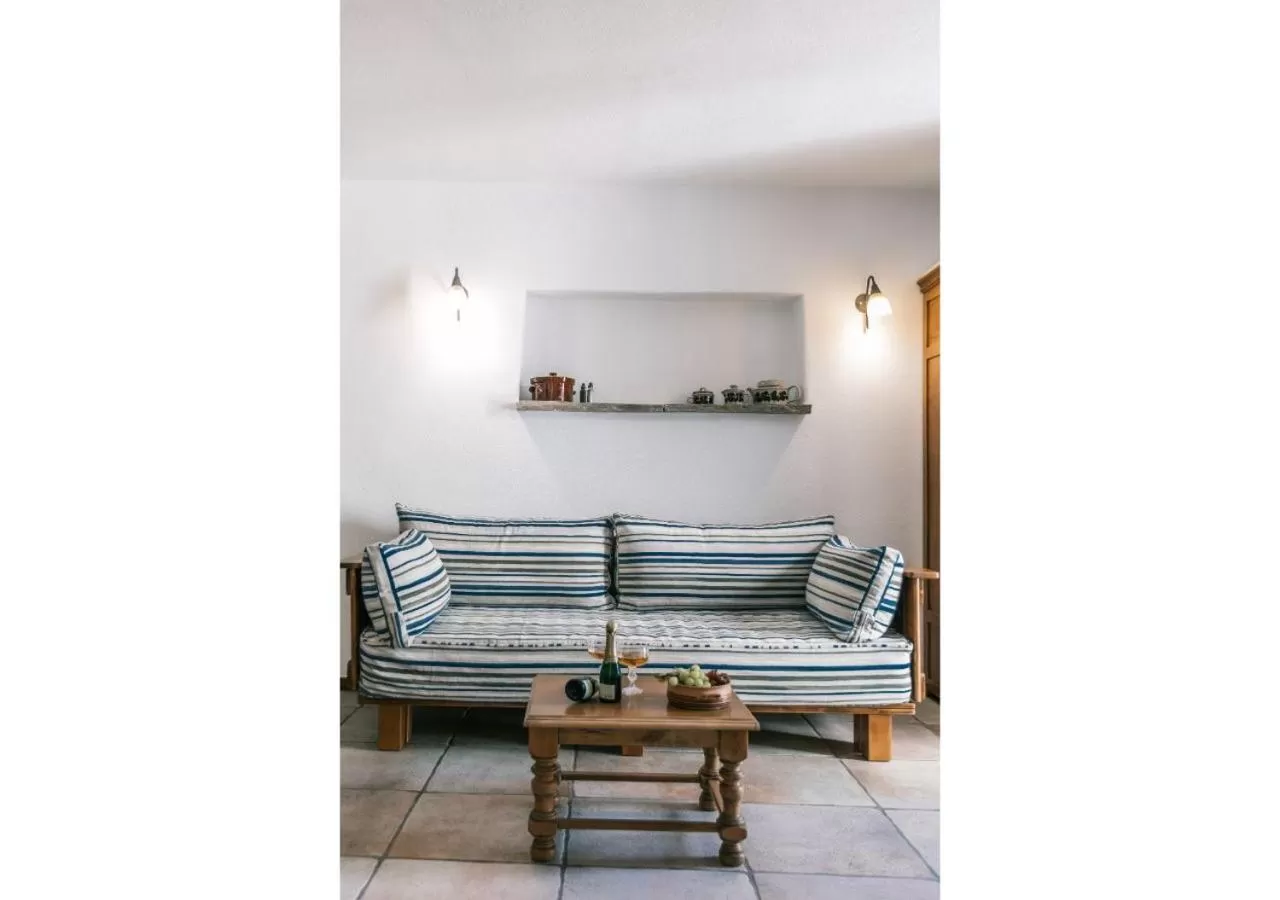 Spring in Arco Naxos Luxury Apartments