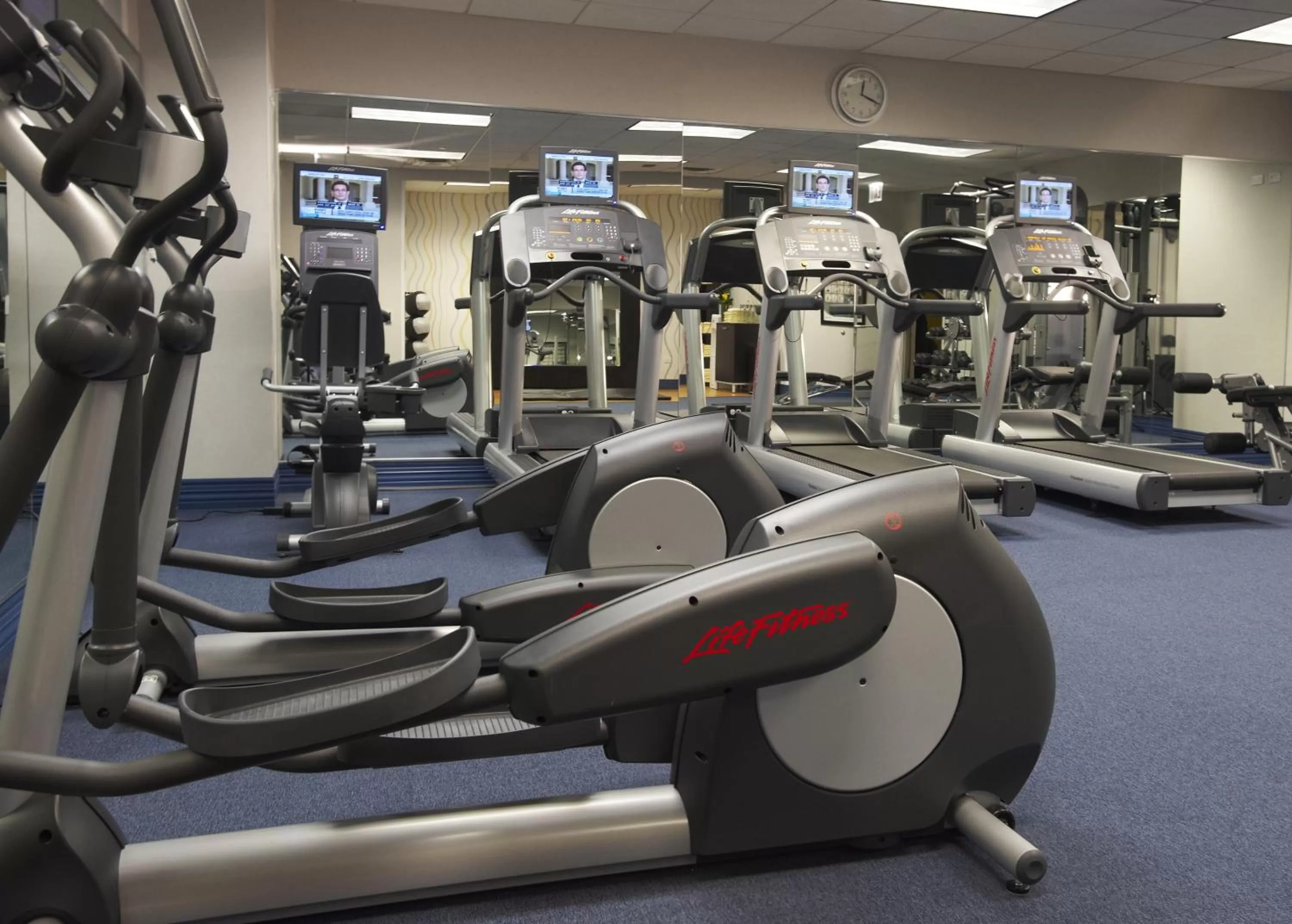 Fitness centre/facilities in Kinzie Hotel