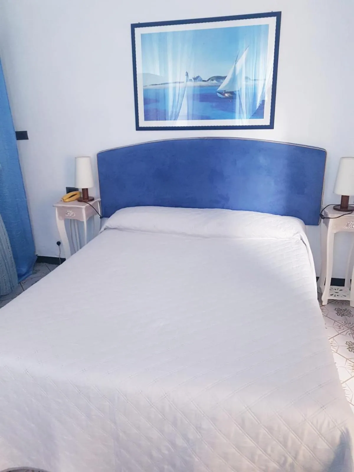 Bed in Hotel La Vela-Castello Il Rifugio