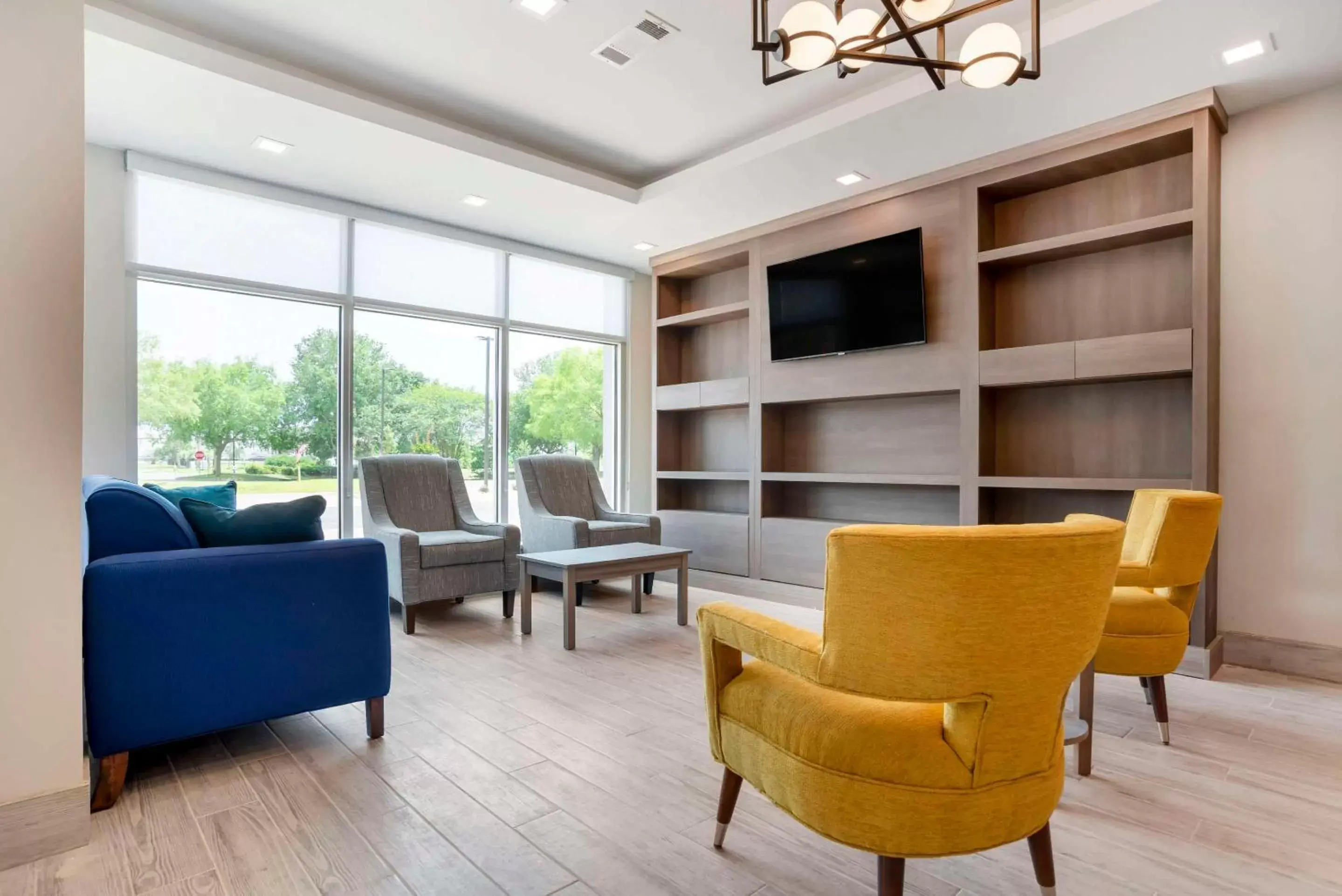 Lobby or reception, Seating Area in Comfort Inn & Suites