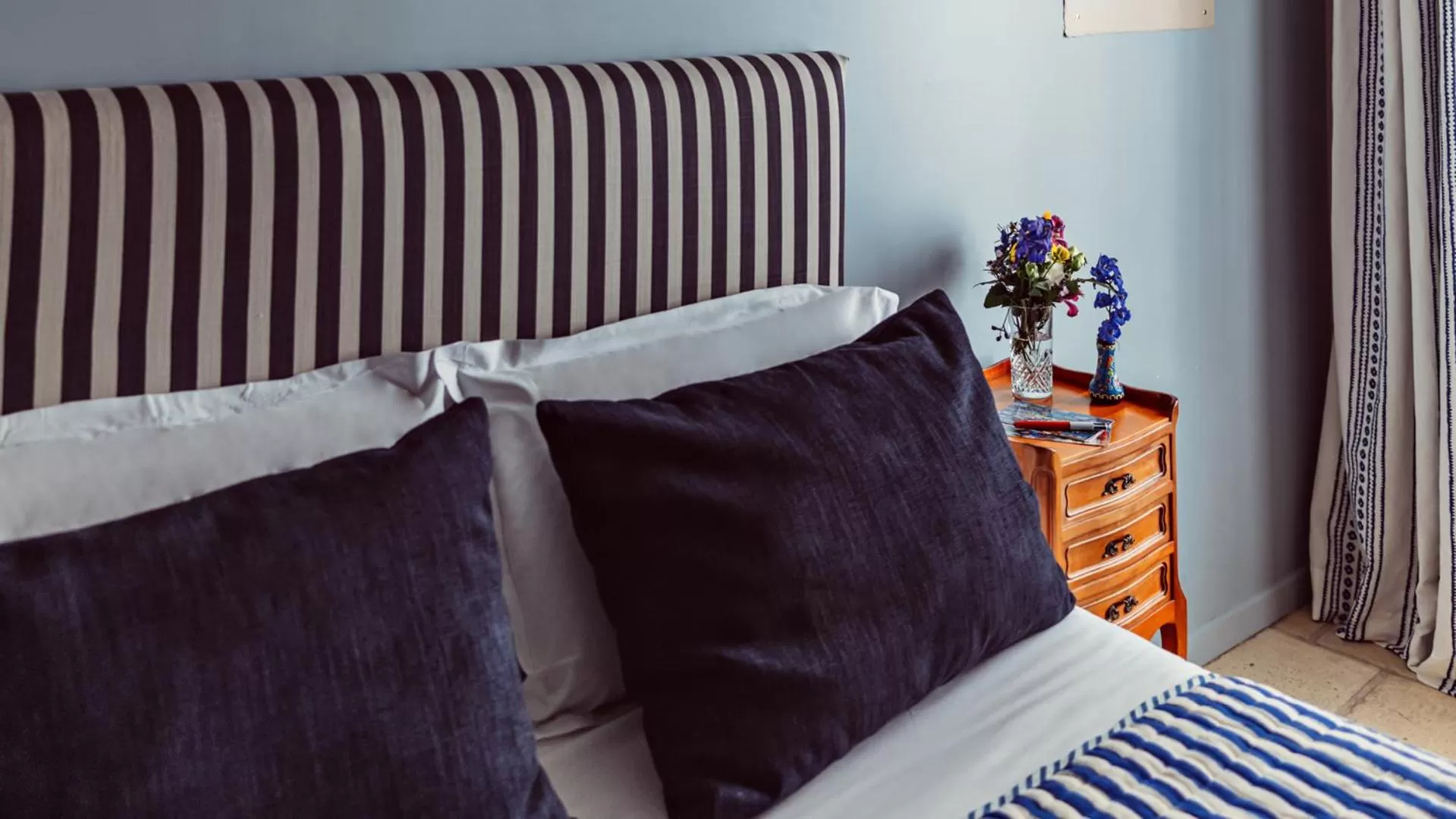 Bed in Maison Saintonge