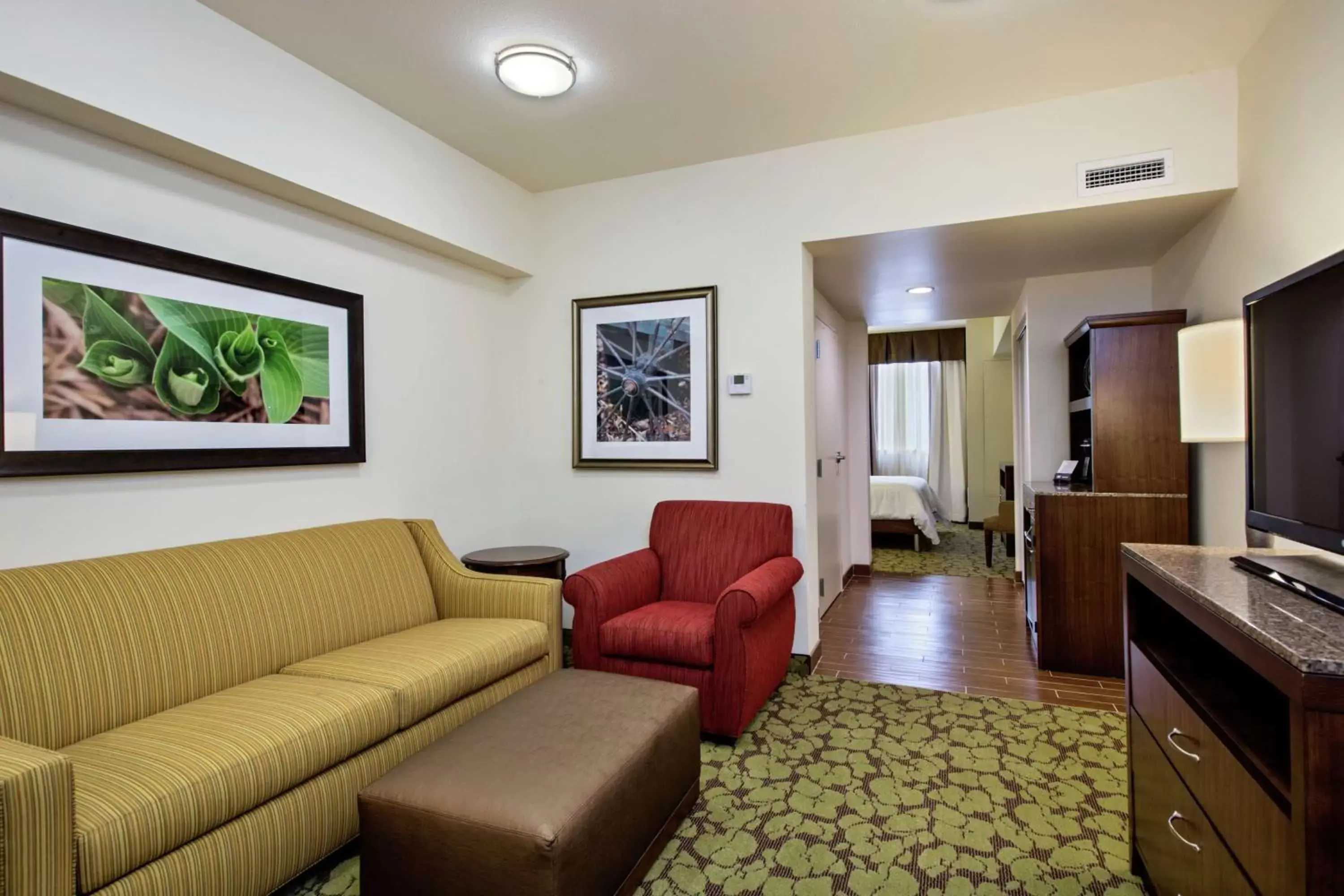 Bedroom, Seating Area in Hilton Garden Inn Lincoln Downtown/Haymarket