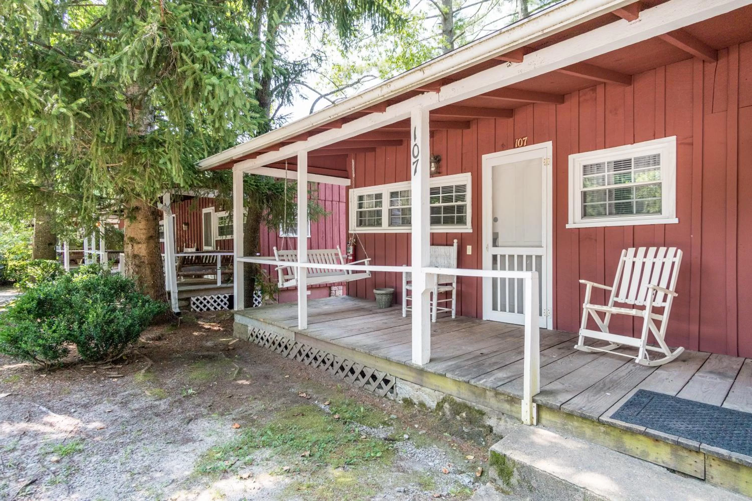 Patio in Highland Lake Inn & Resort - Flat Rock