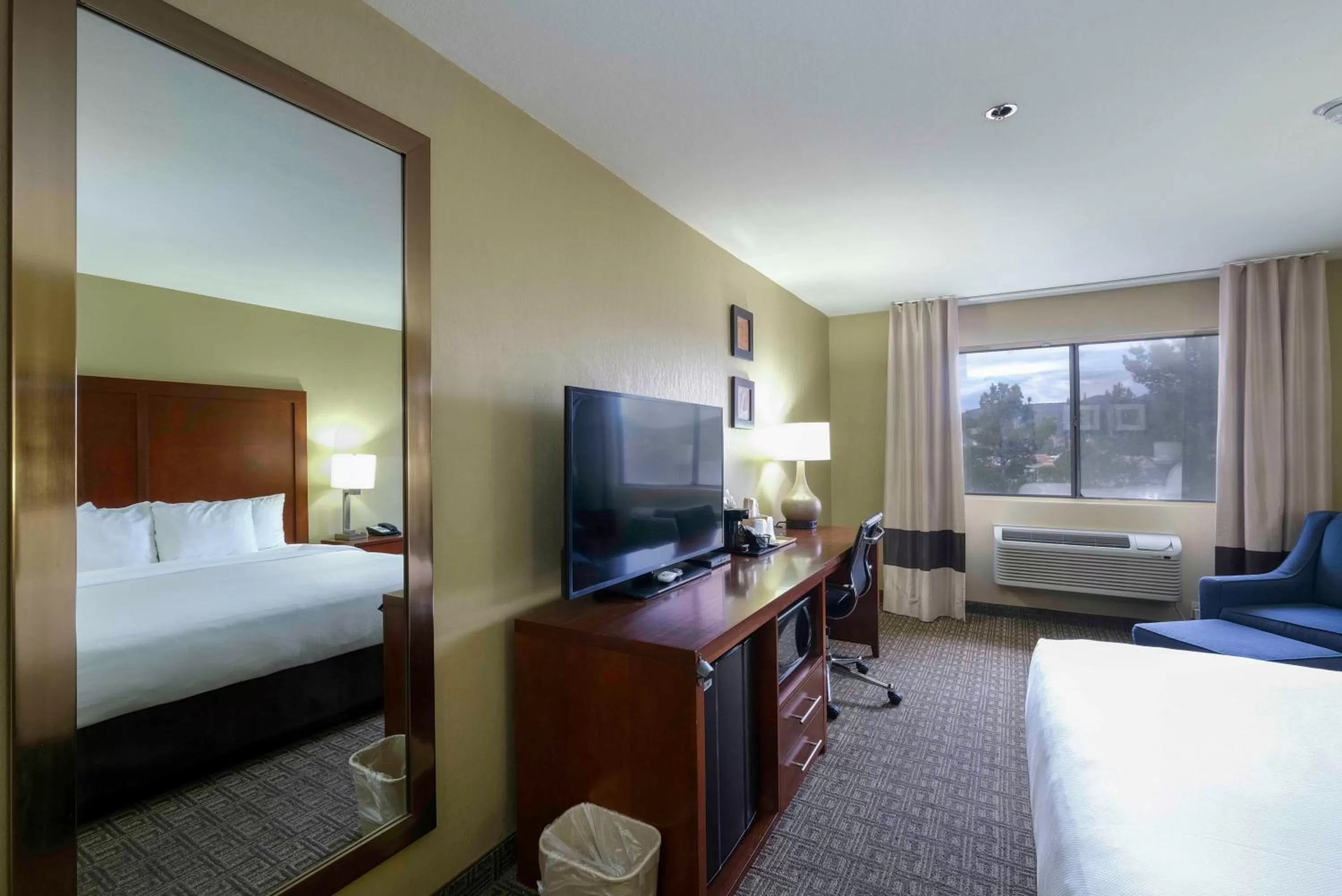 Bed in Comfort Inn Near Gila National Forest