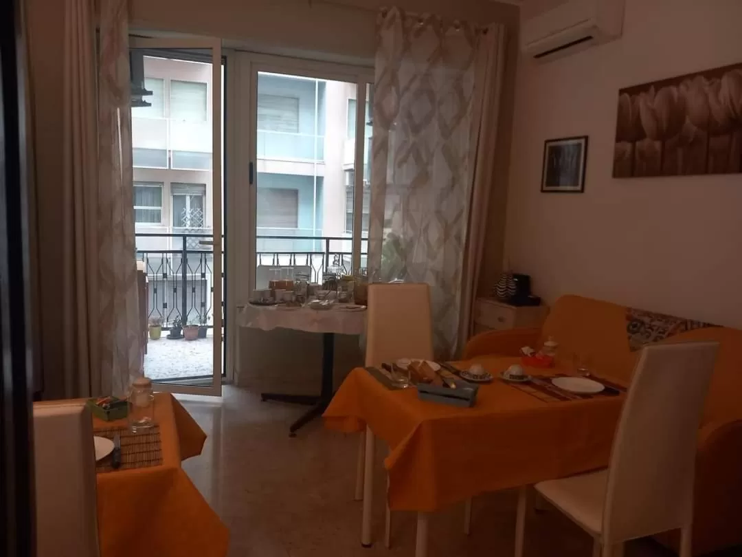 Restaurant/Places to Eat in La valigia sul letto