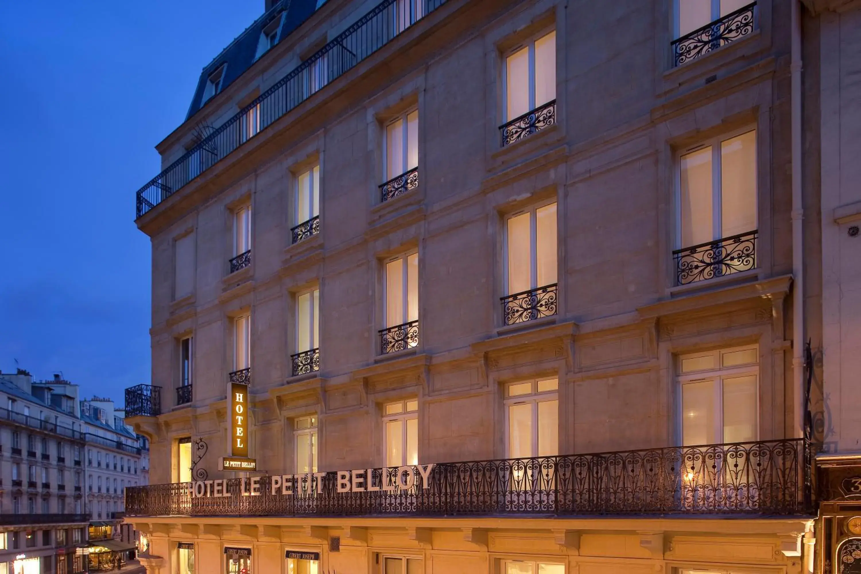 Facade/entrance, Property Building in Hotel Le Petit Belloy Saint Germain