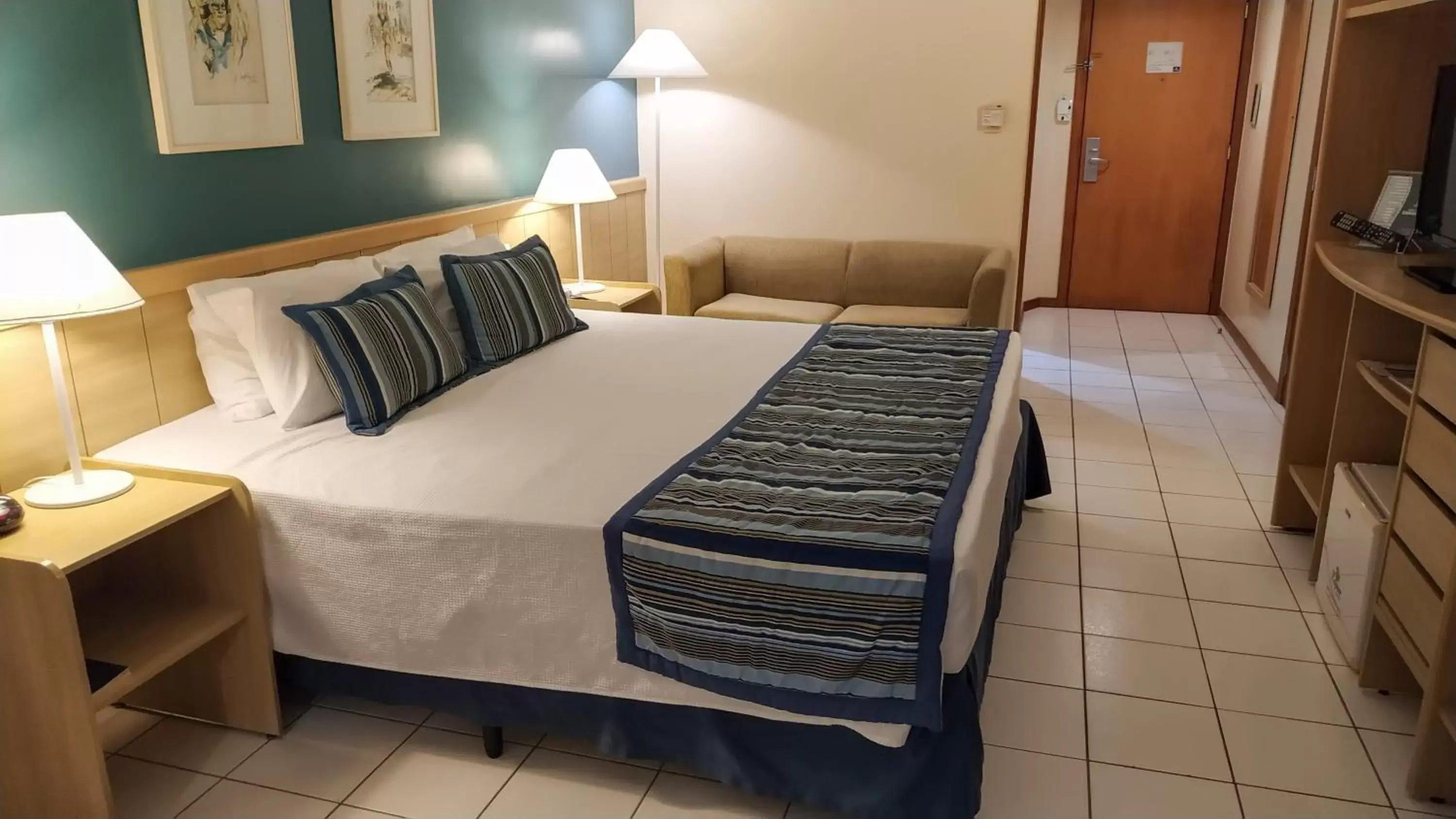 Bed in Hotel Reymar Express