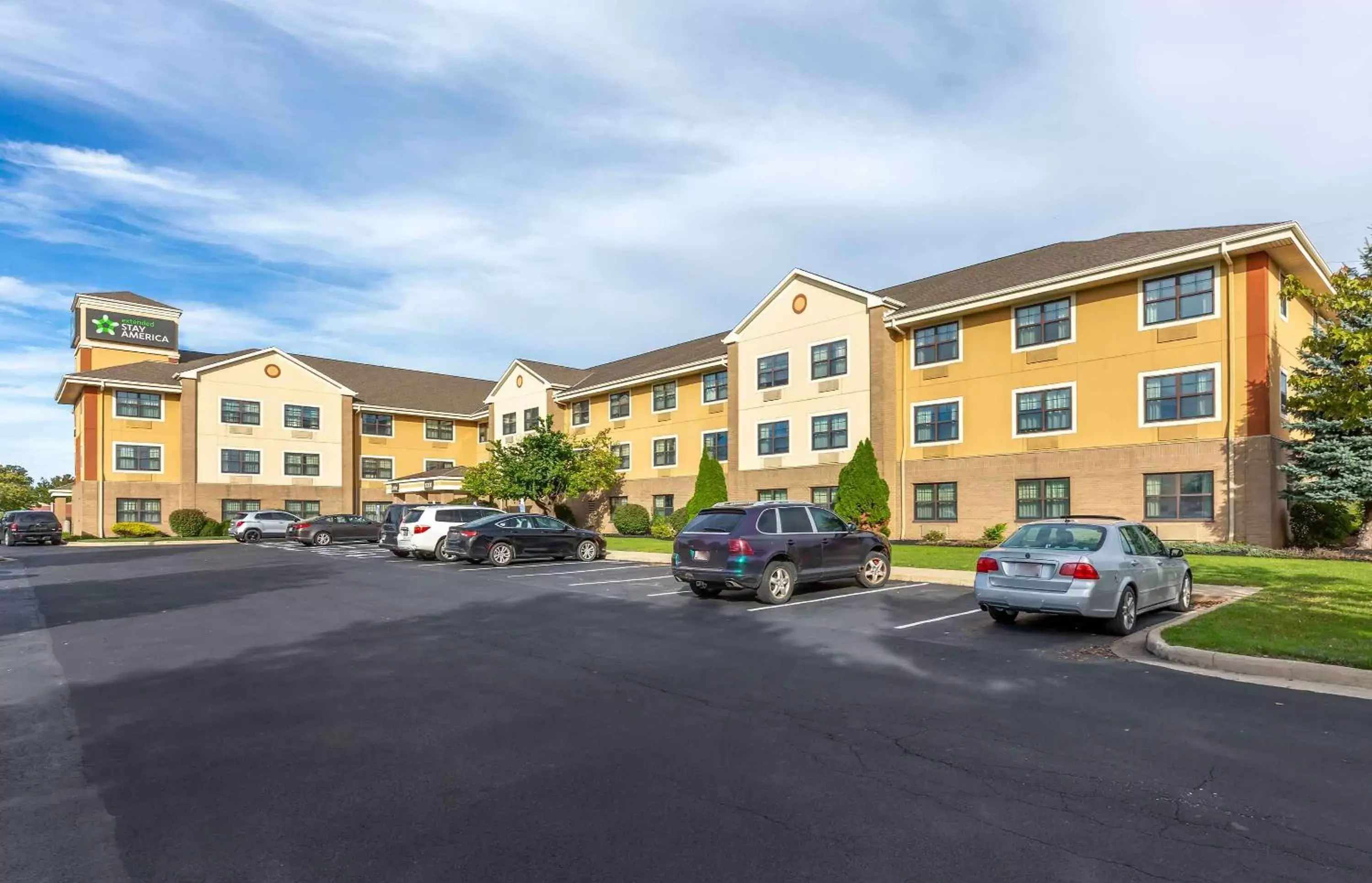 Property Building in Extended Stay America Suites - Cleveland - Brooklyn