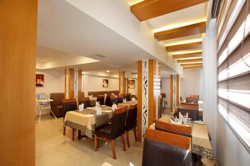 Restaurant/Places to Eat in Hotel Park Residency