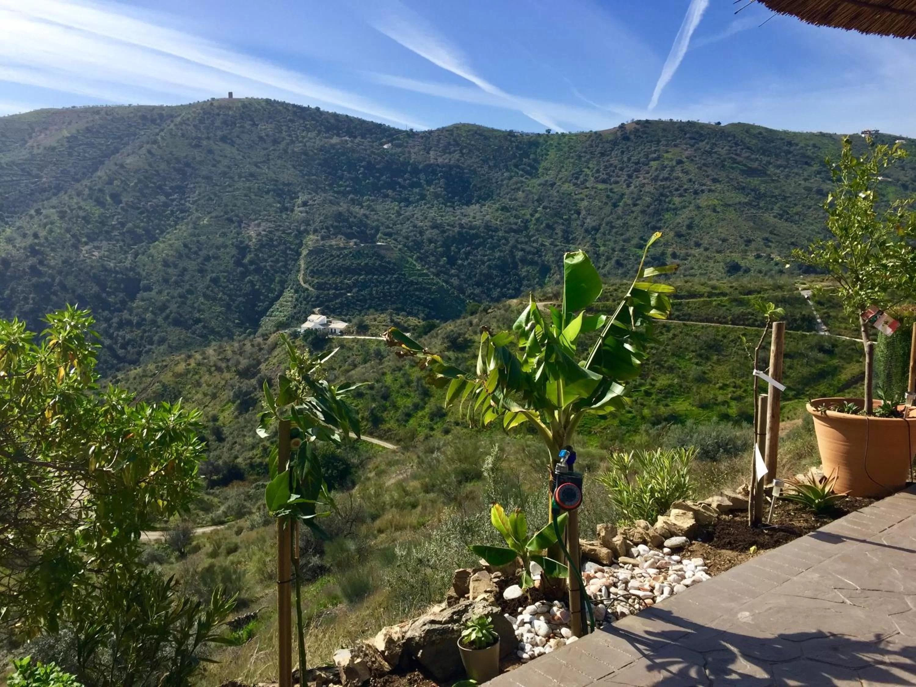 Mountain View in Casira, studios en kamers,Viñuela, Costa Del Sol