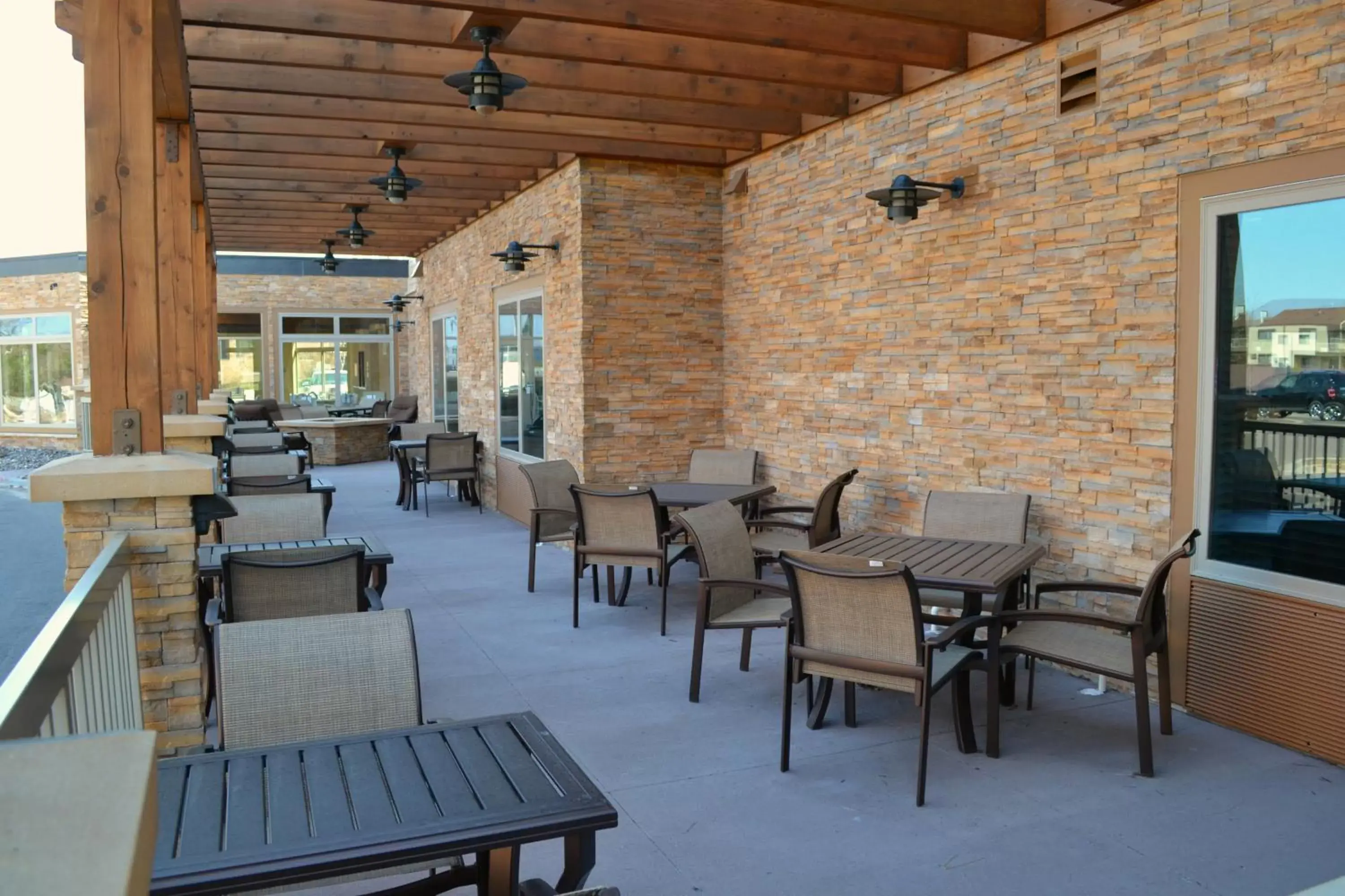 Balcony/Terrace, Restaurant/Places to Eat in Country Inn & Suites by Radisson, Roseville, MN