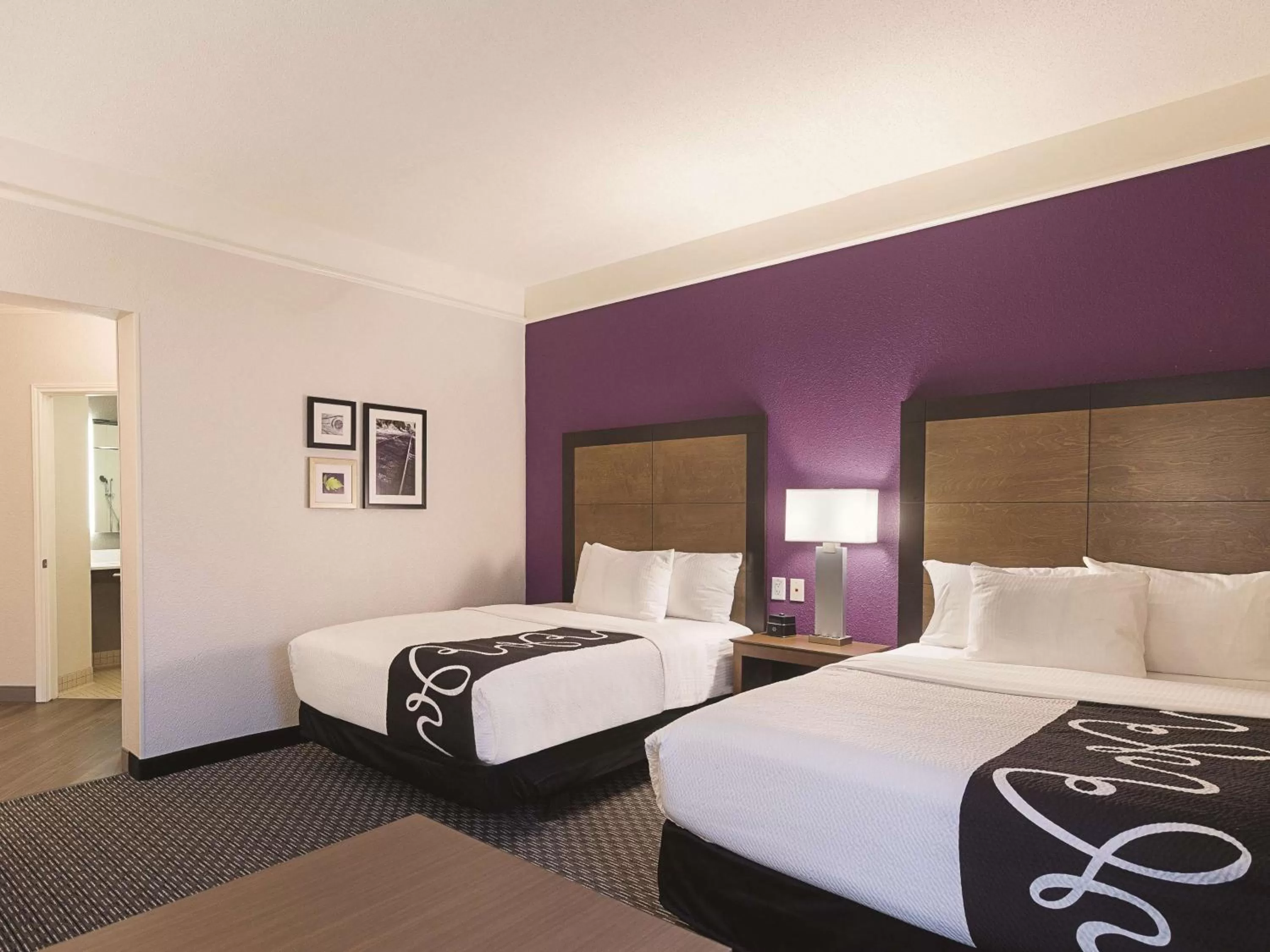 Photo of the whole room, Bed in La Quinta by Wyndham Oklahoma City - NW Expwy