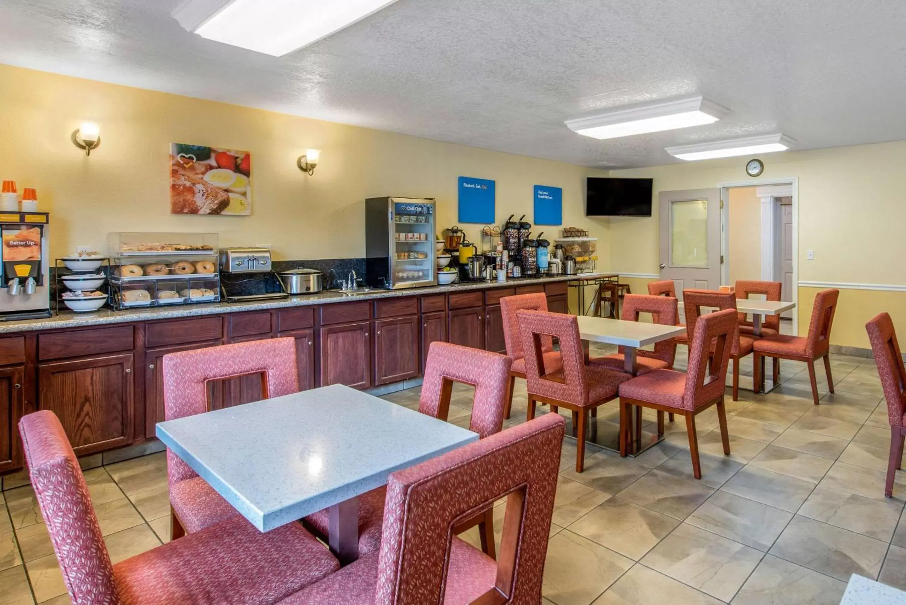 Restaurant/Places to Eat in Comfort Inn Mount Shasta Area