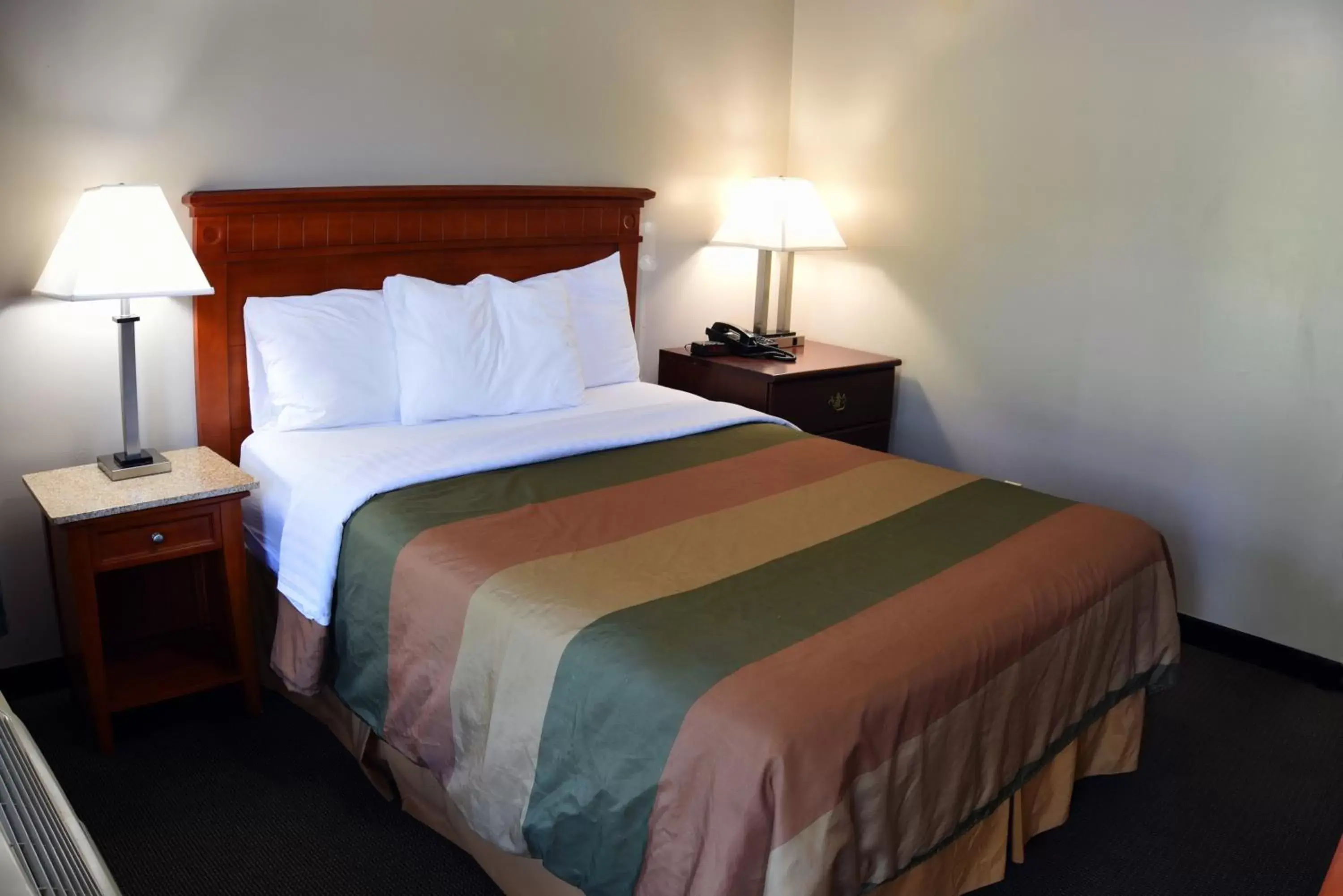 Bed in Lynchburg Country Inn