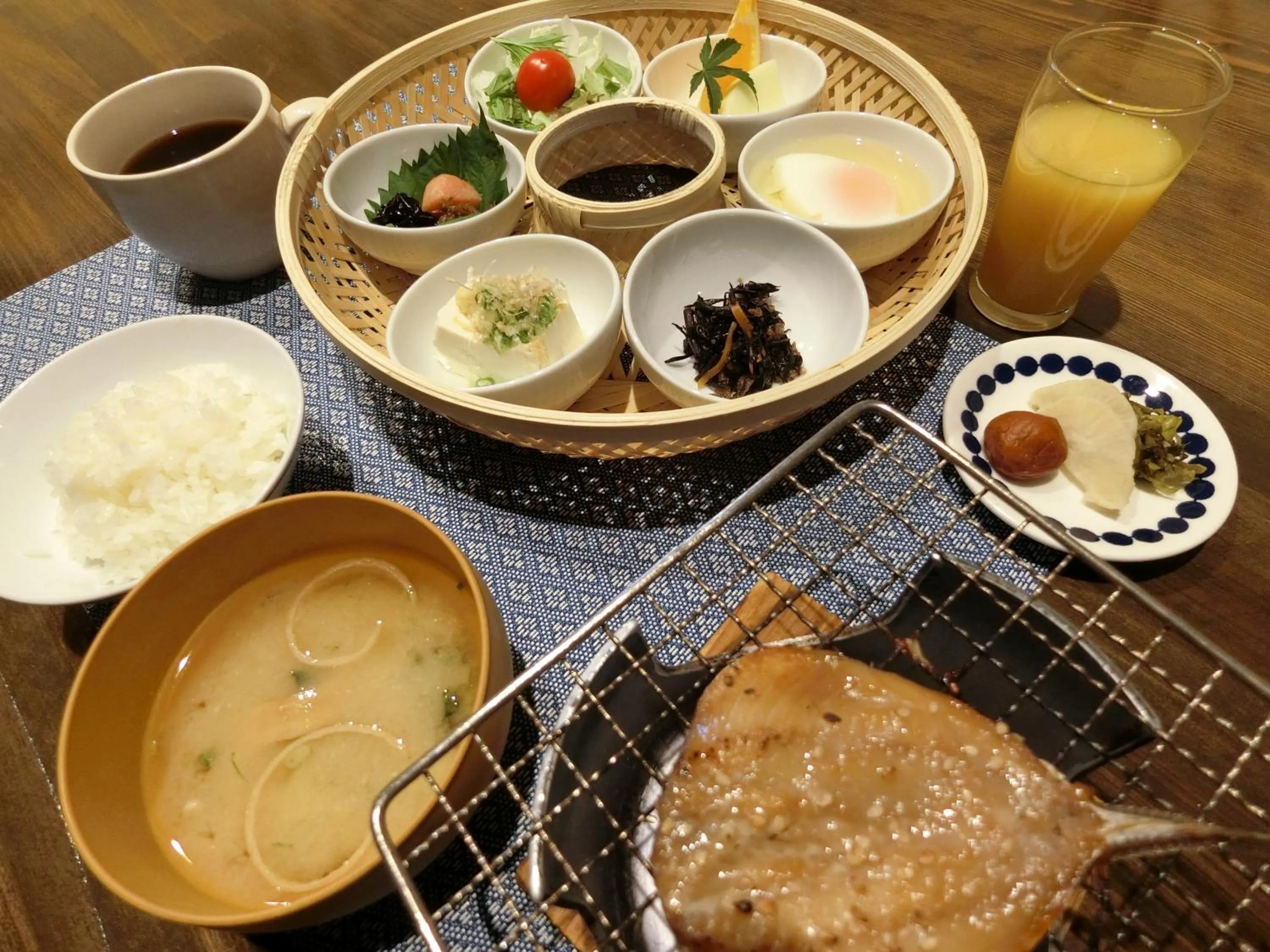 Asian breakfast in Nogami Honkan