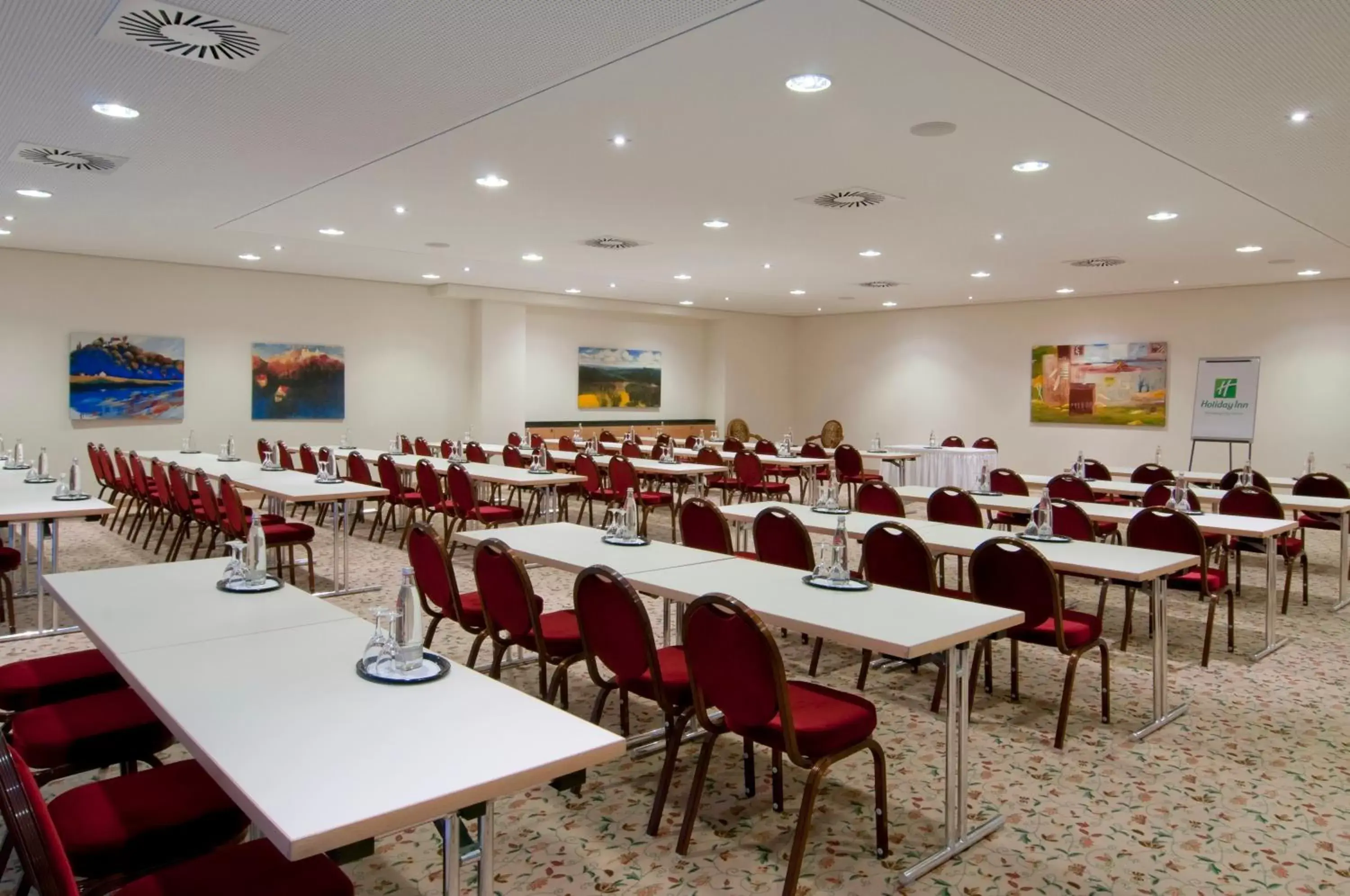 Meeting/conference room, Restaurant/Places to Eat in Holiday Inn Nürnberg City Centre, an IHG Hotel