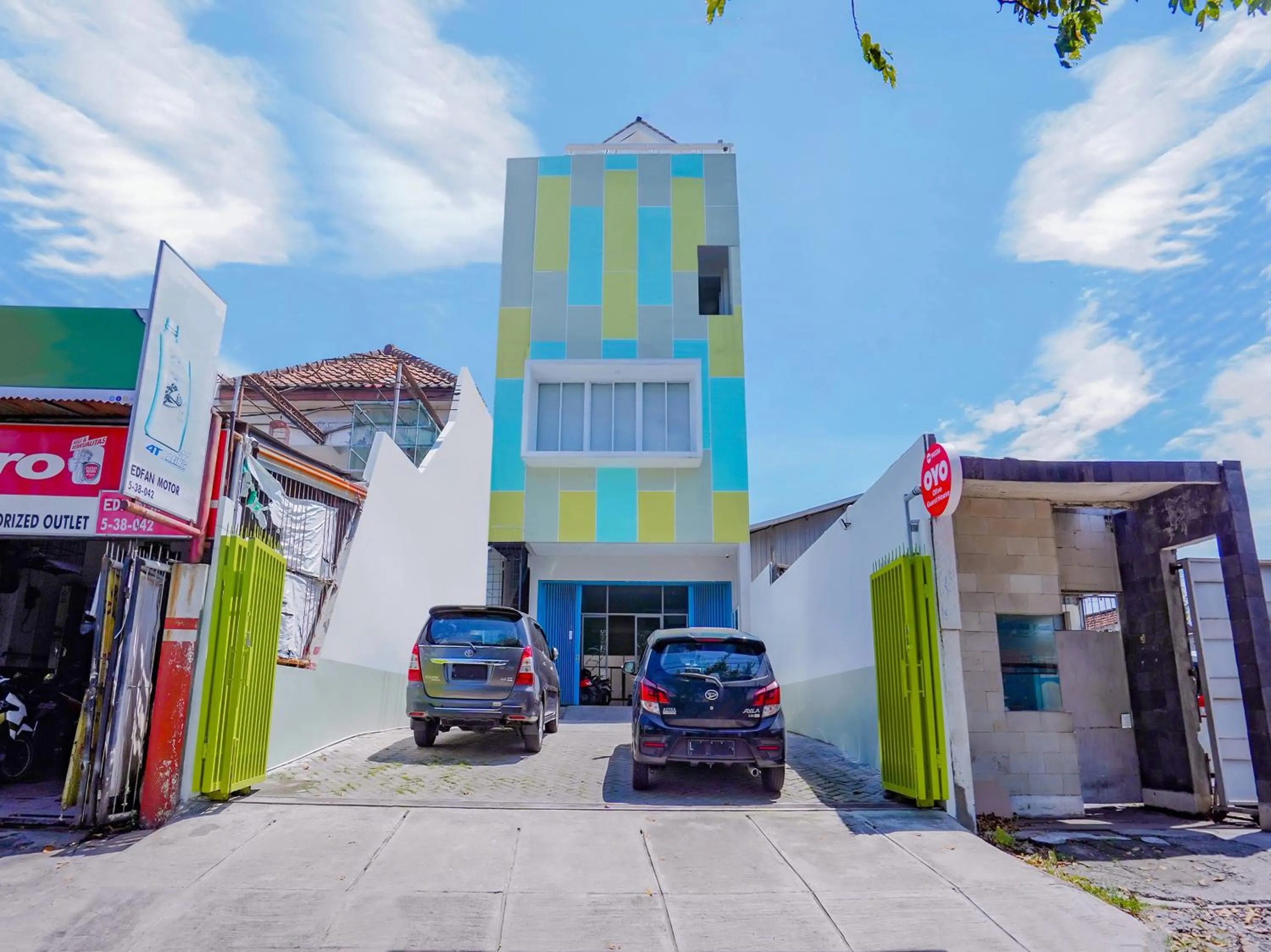 Property building in Capital O 90336 Olive Guest House