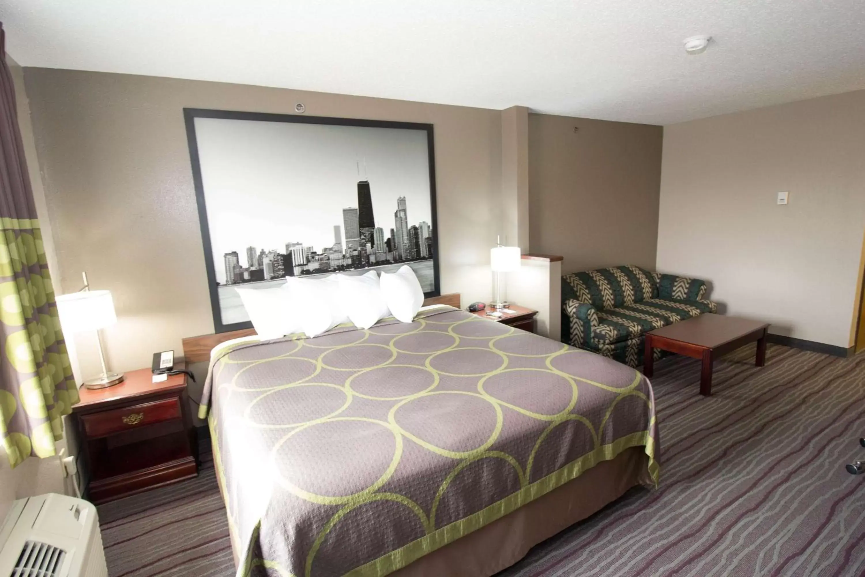 Photo of the whole room, Bed in Super 8 by Wyndham Chicago O'Hare Airport