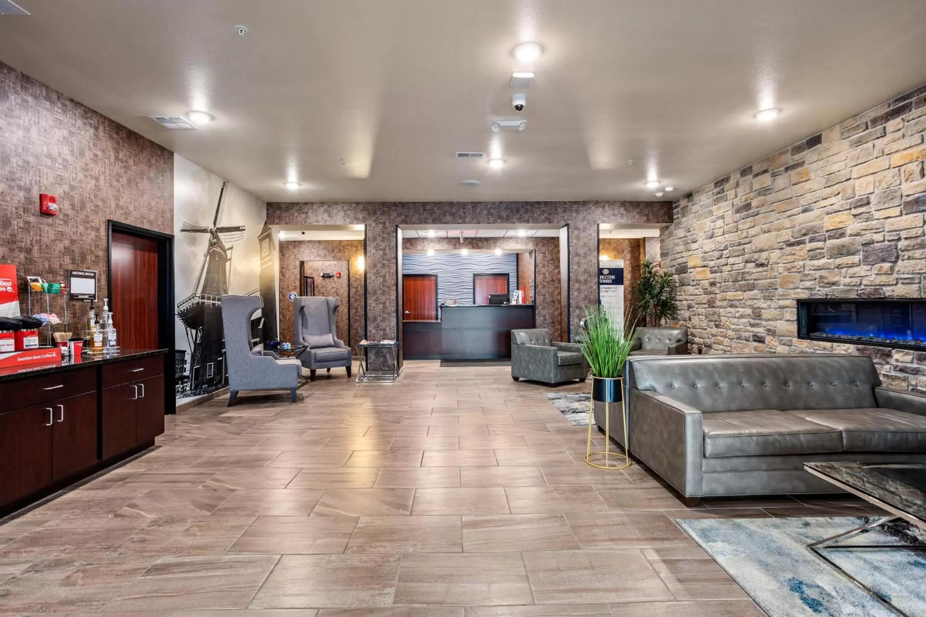 Lobby or reception in Cobblestone Hotel & Suites - Little Chute