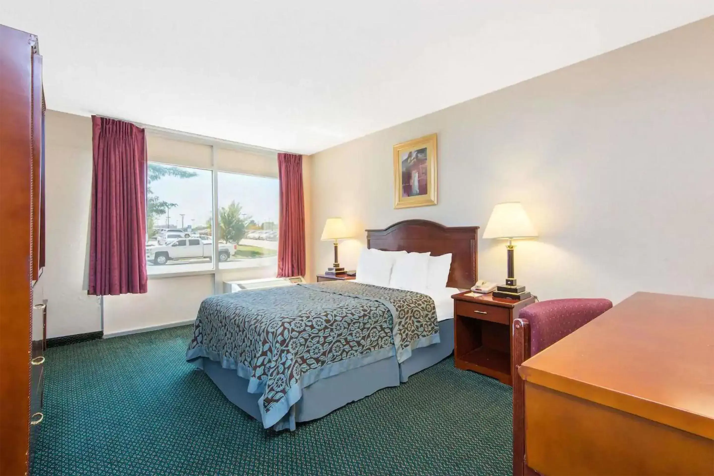 Bedroom, Bed in Blue Way Inn & Suites Wichita East