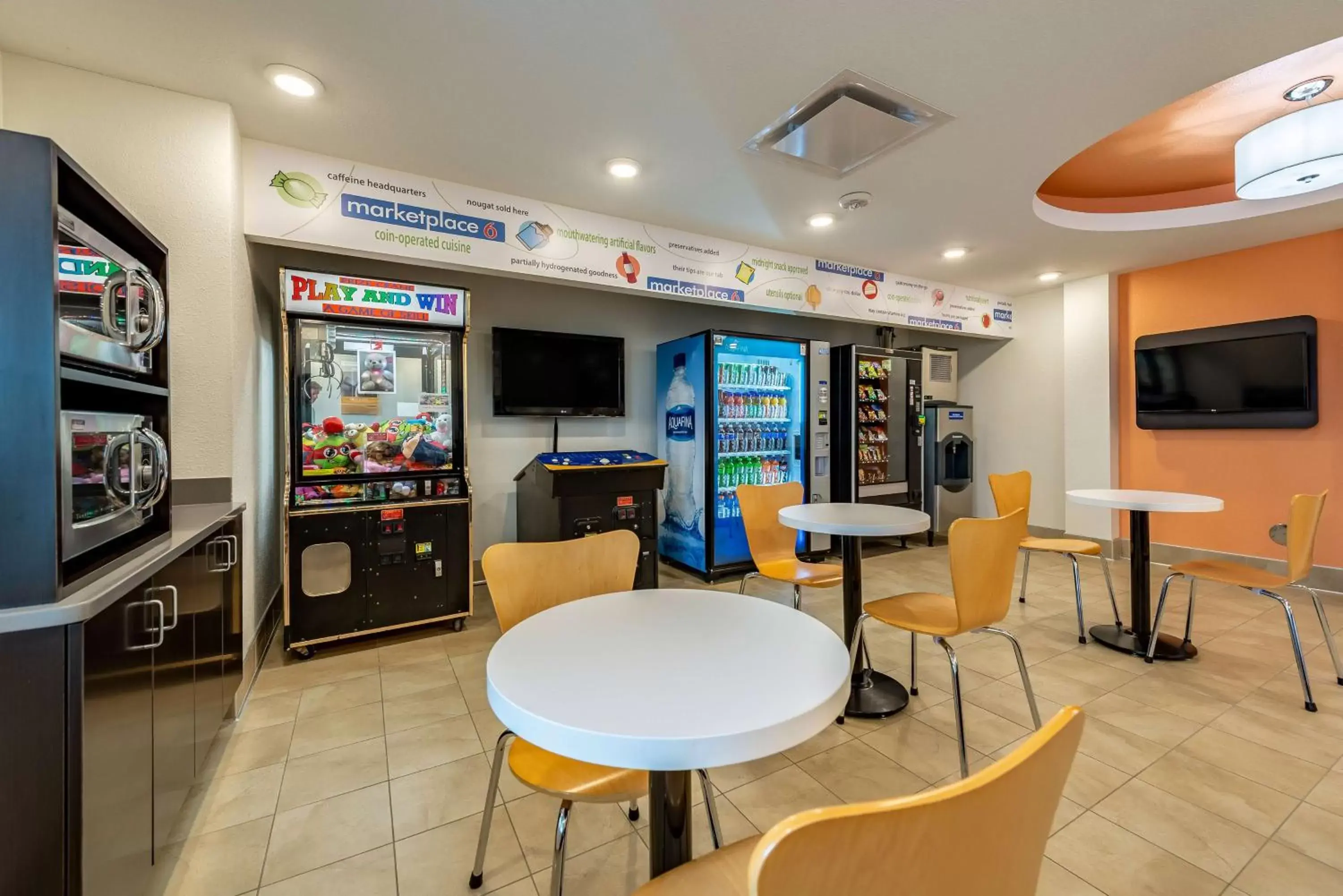 Restaurant/places to eat in Motel 6-Mankato, MN