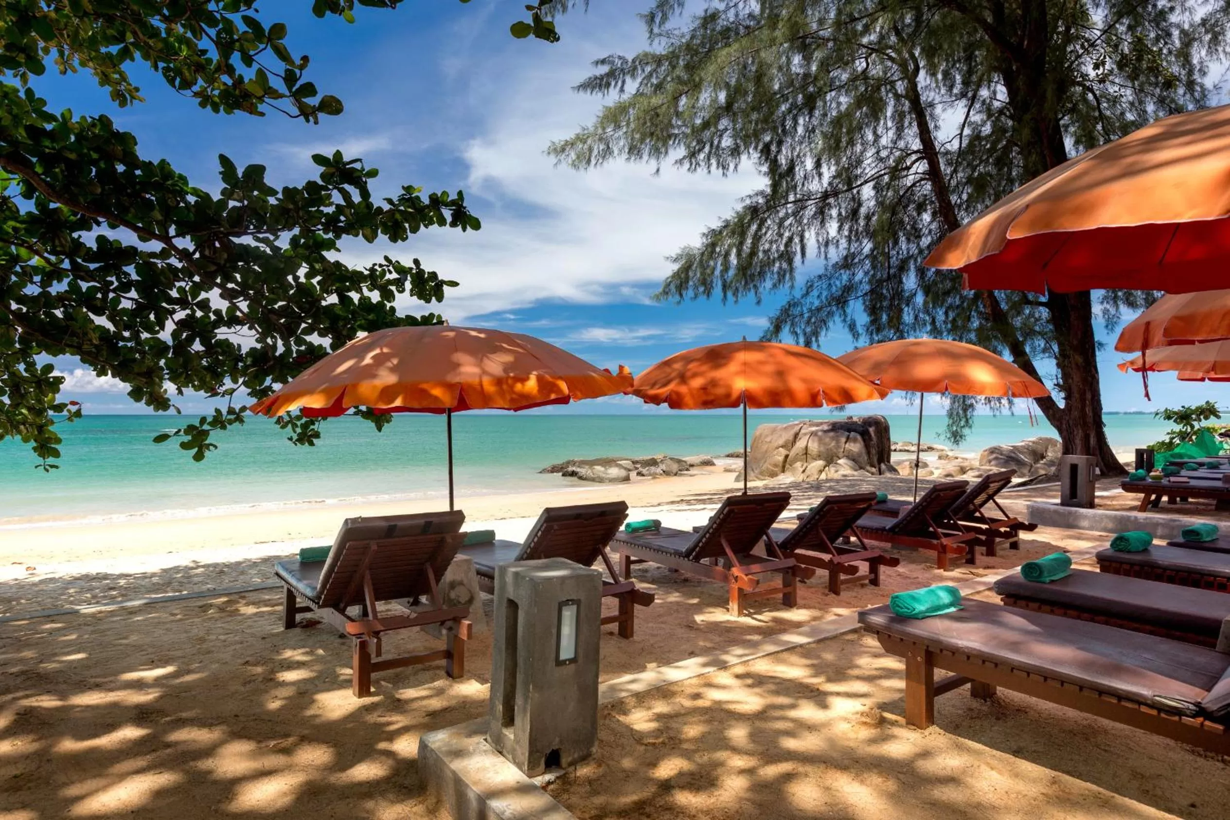 Beach in Khaolak Wanaburee Resort - SHA Extra Plus