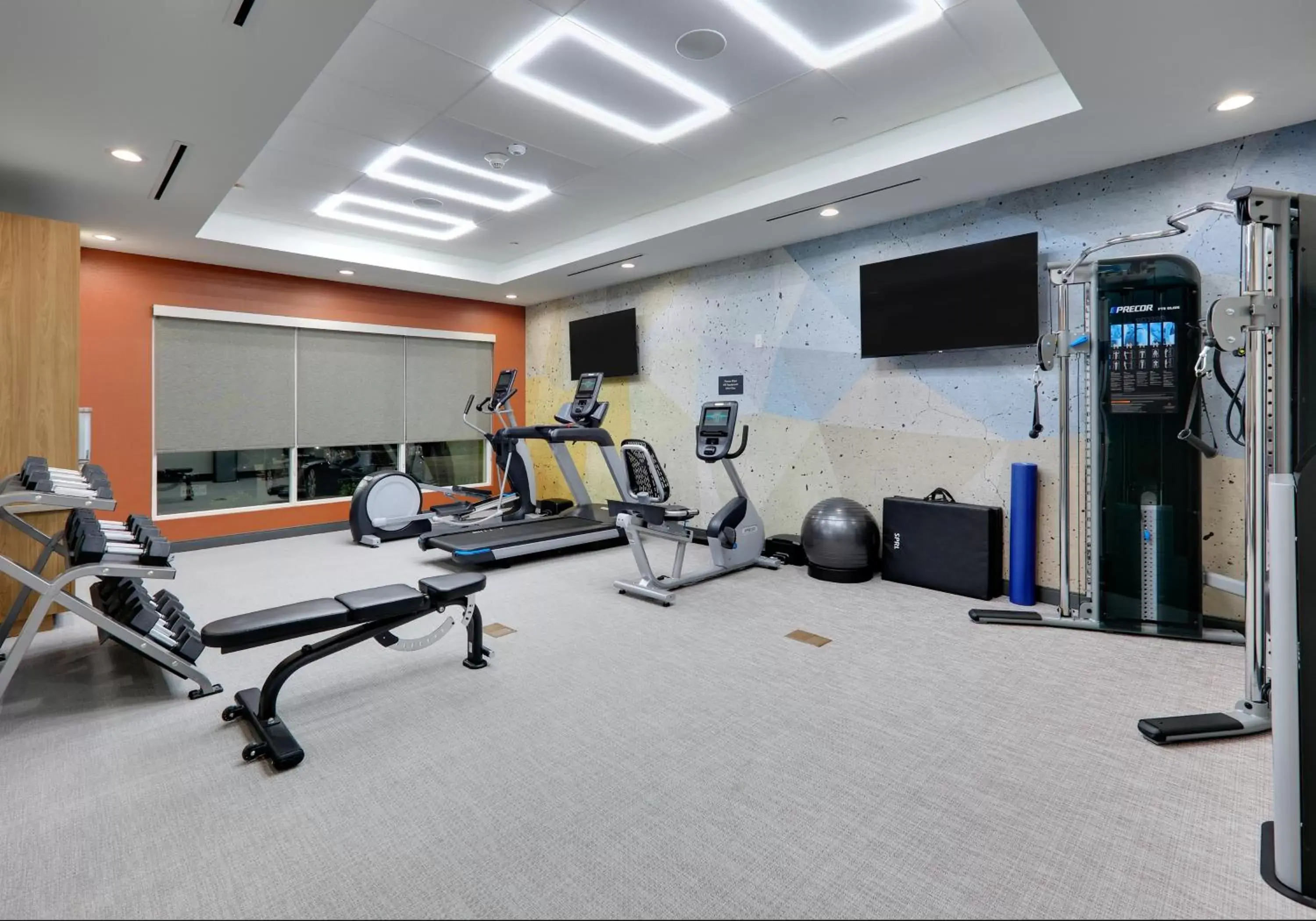 Spa and wellness centre/facilities, Fitness Center/Facilities in Candlewood Suites DFW West - Hurst, an IHG Hotel